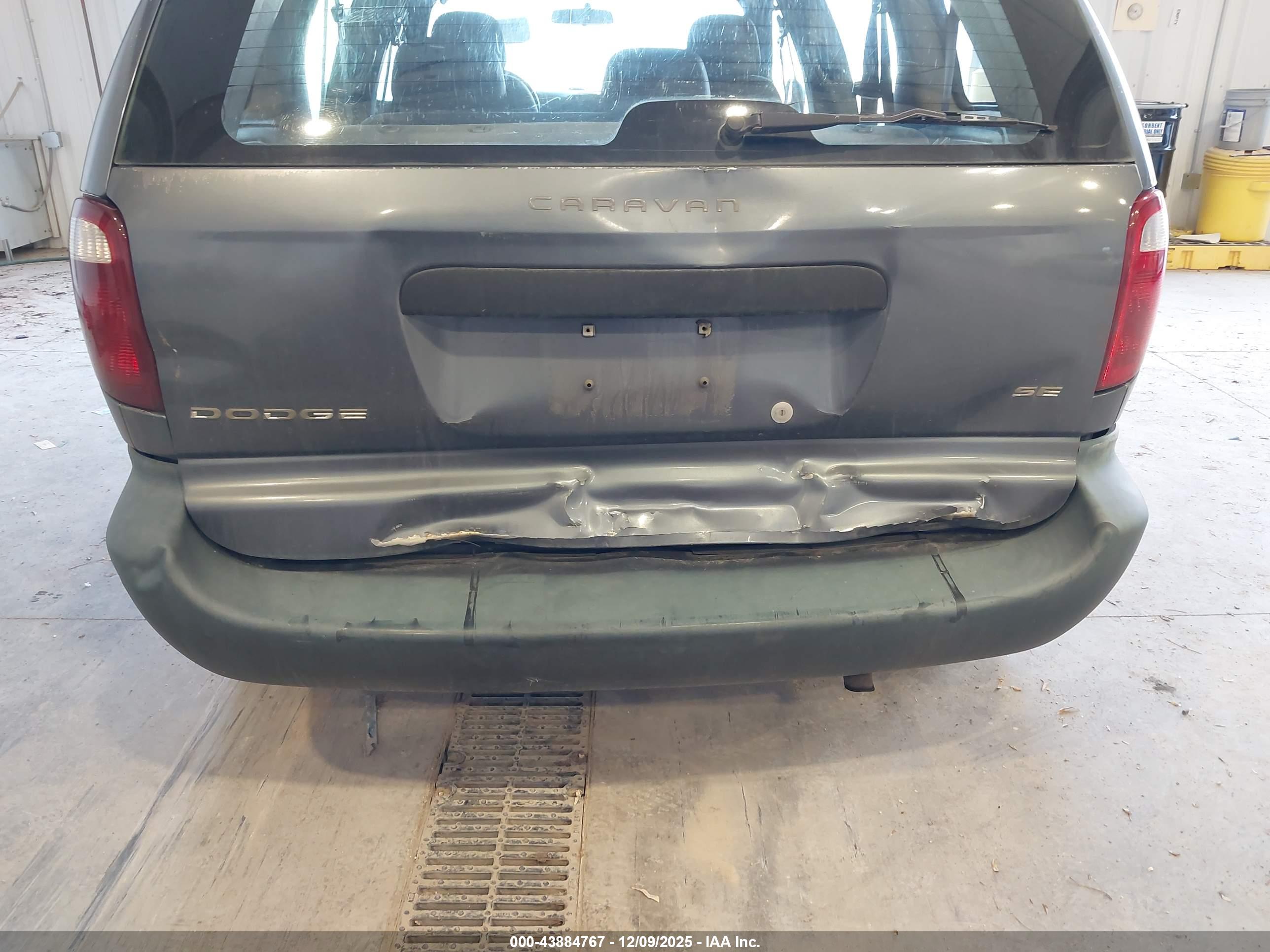 DODGE CARAVAN image 6
