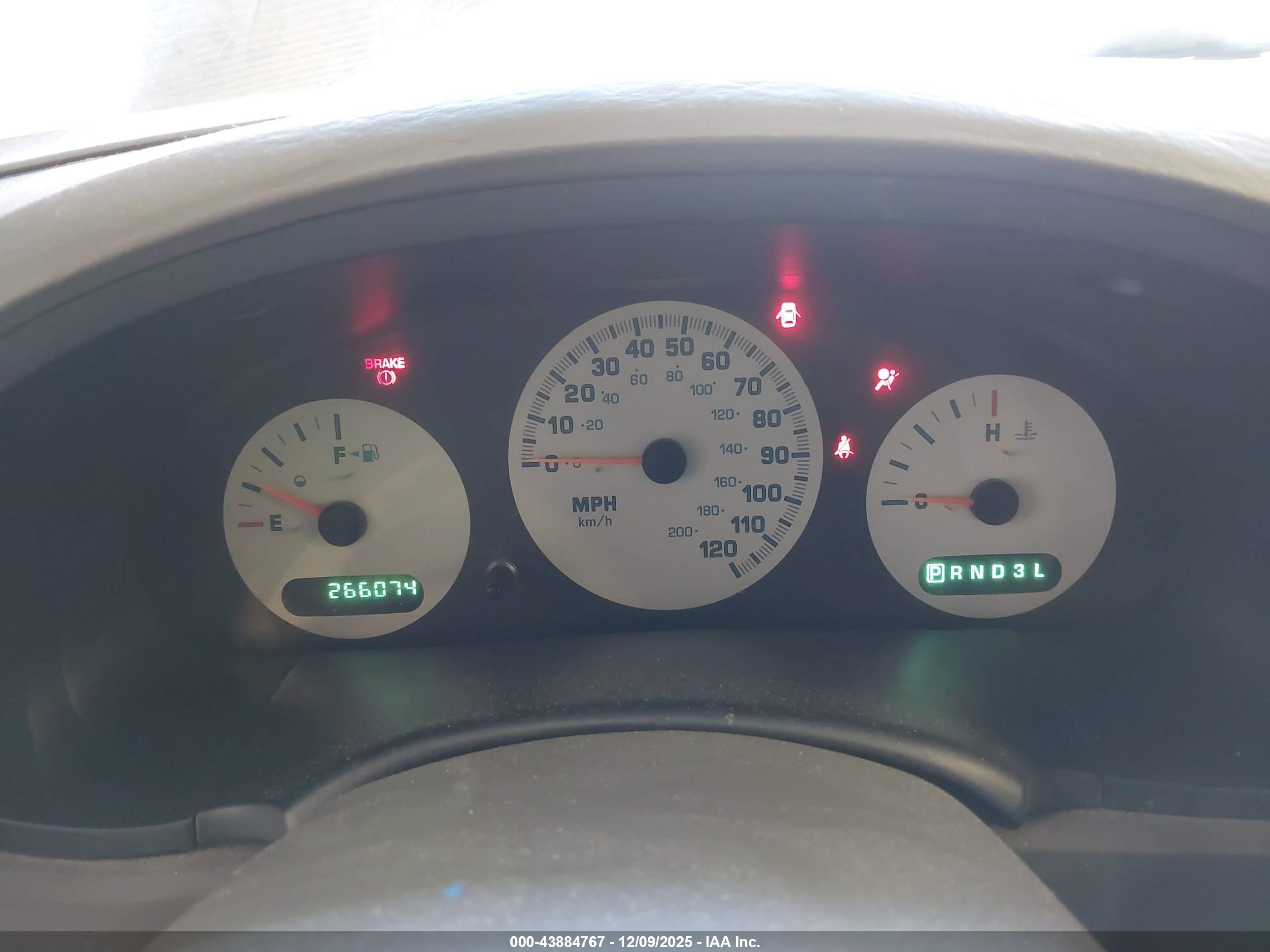 DODGE CARAVAN image 7