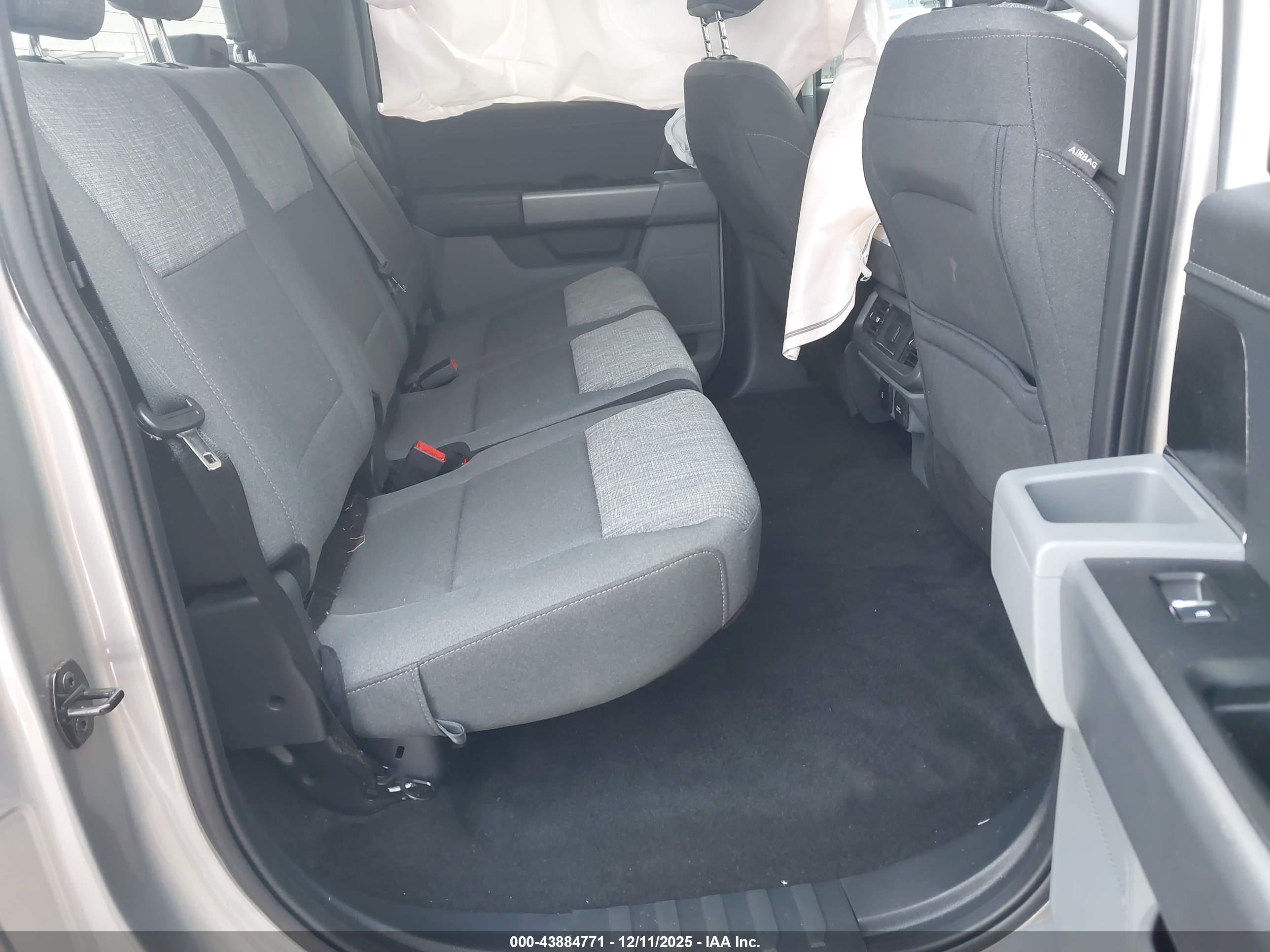 FORD F-150 image 8