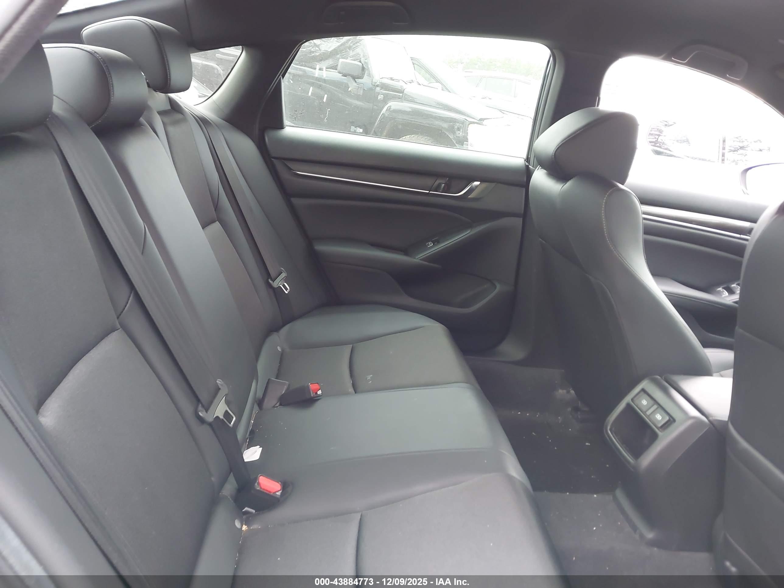 HONDA ACCORD image 8