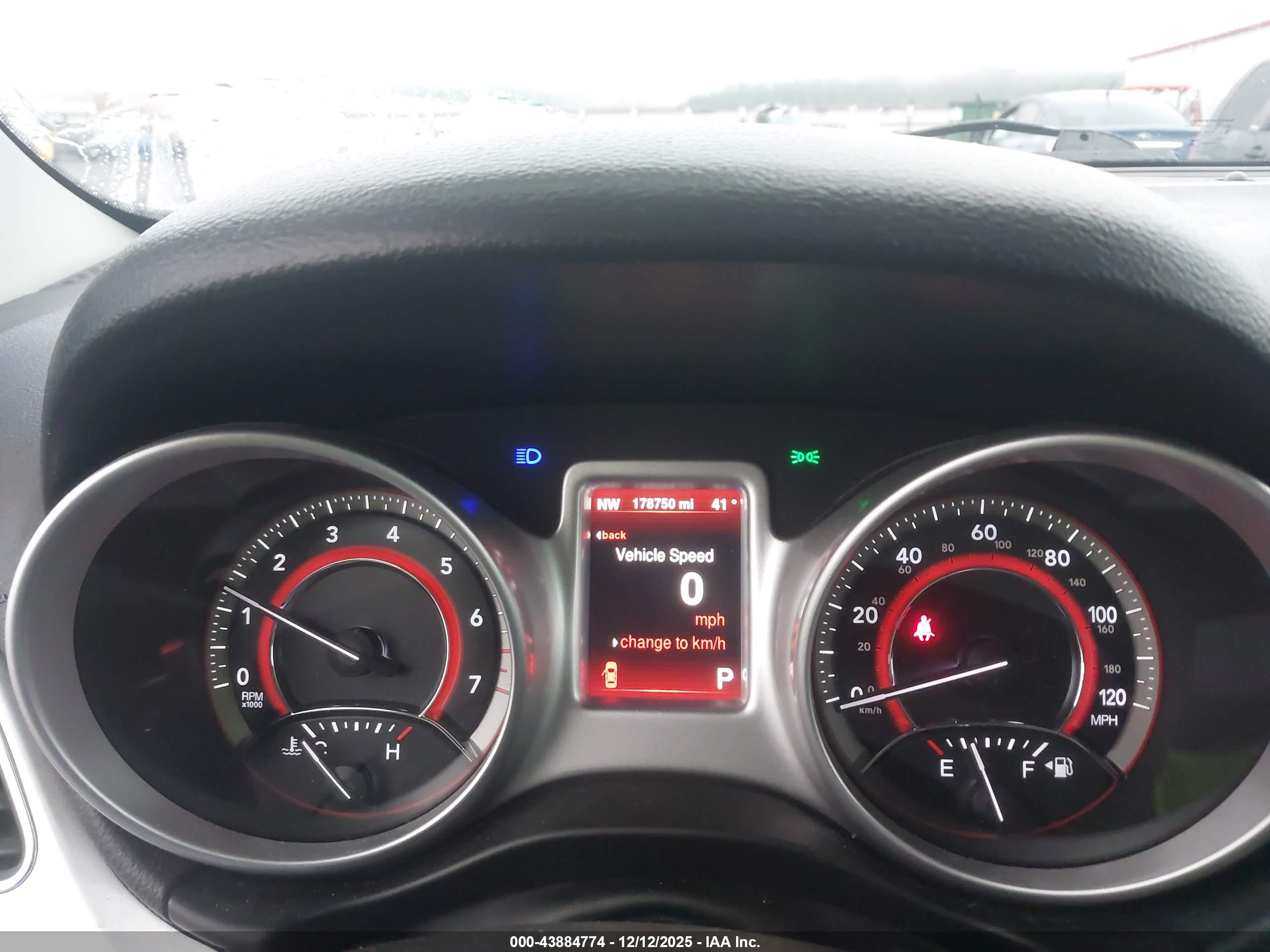 DODGE JOURNEY image 7