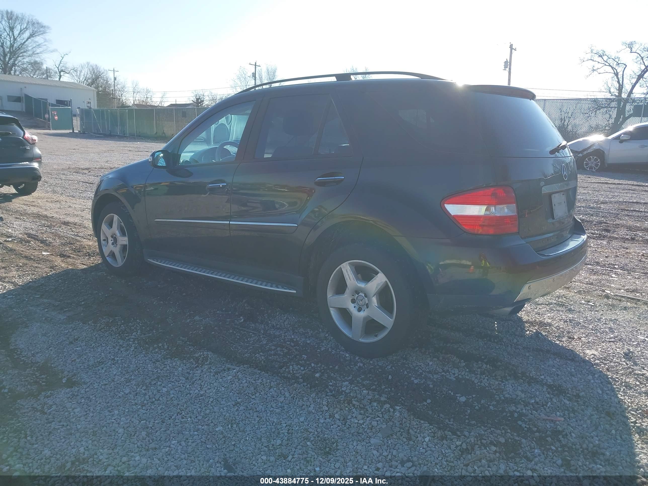 MERCEDES-BENZ ML image 3