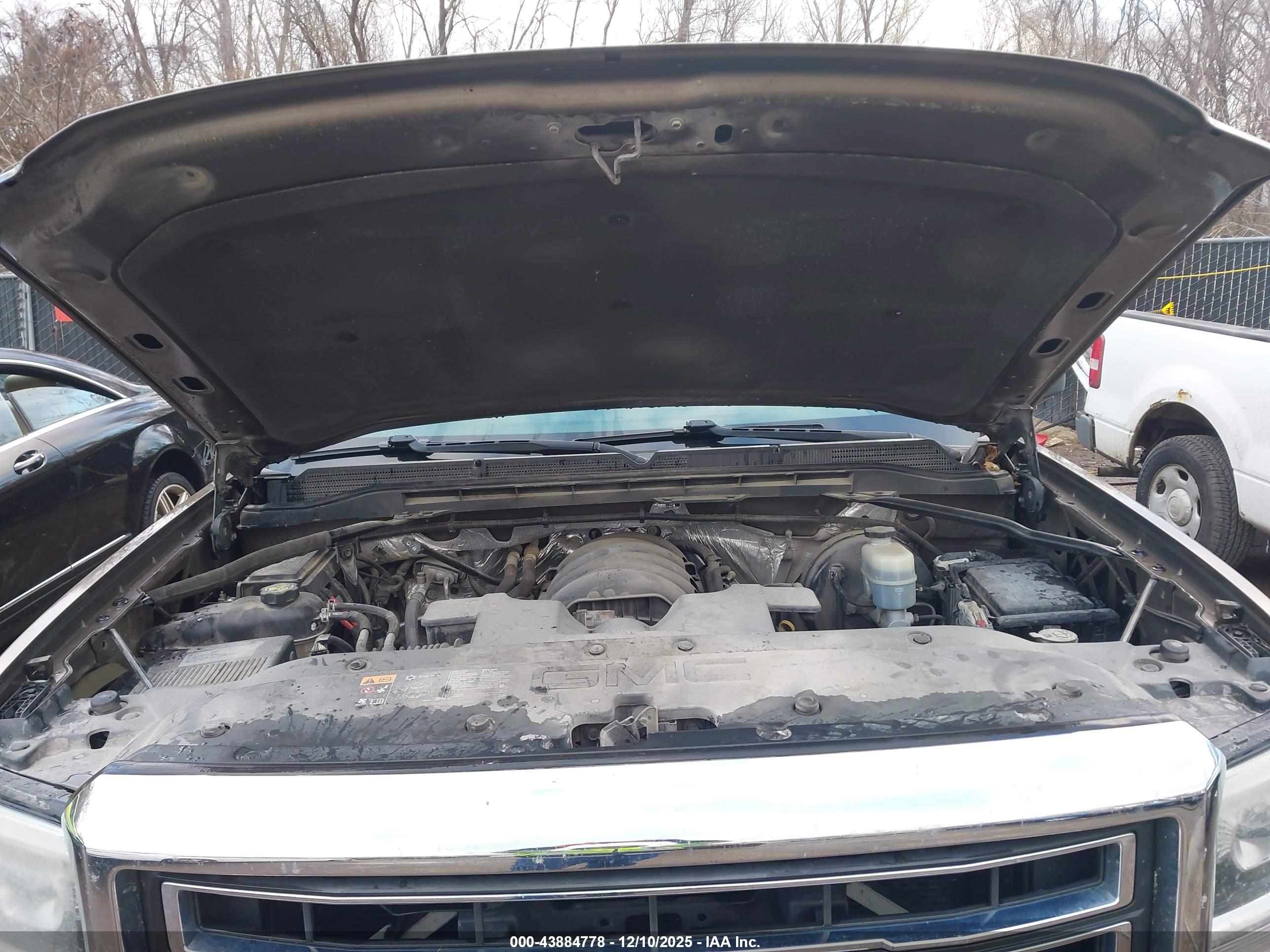 GMC SIERRA image 10