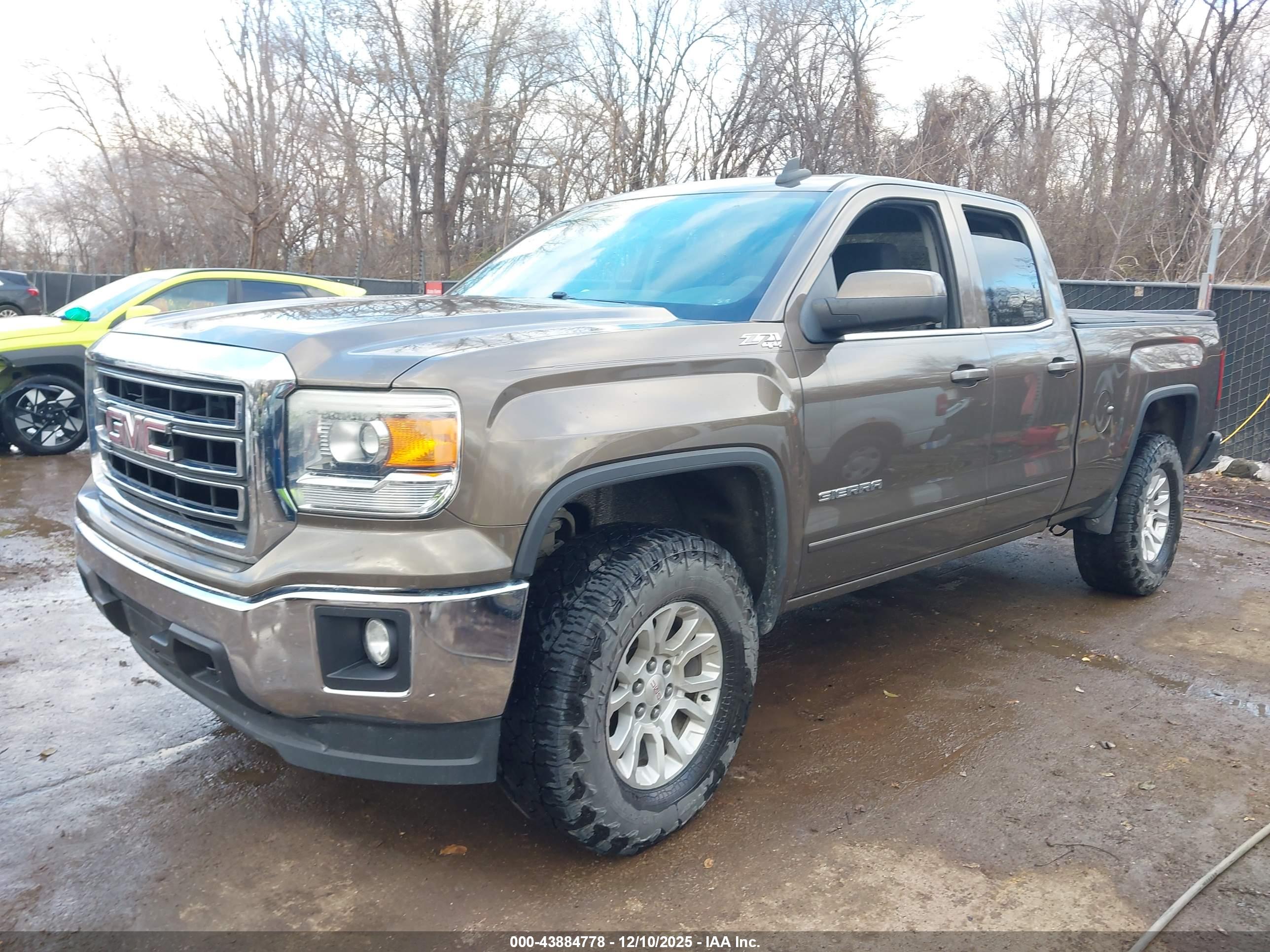 GMC SIERRA image 2