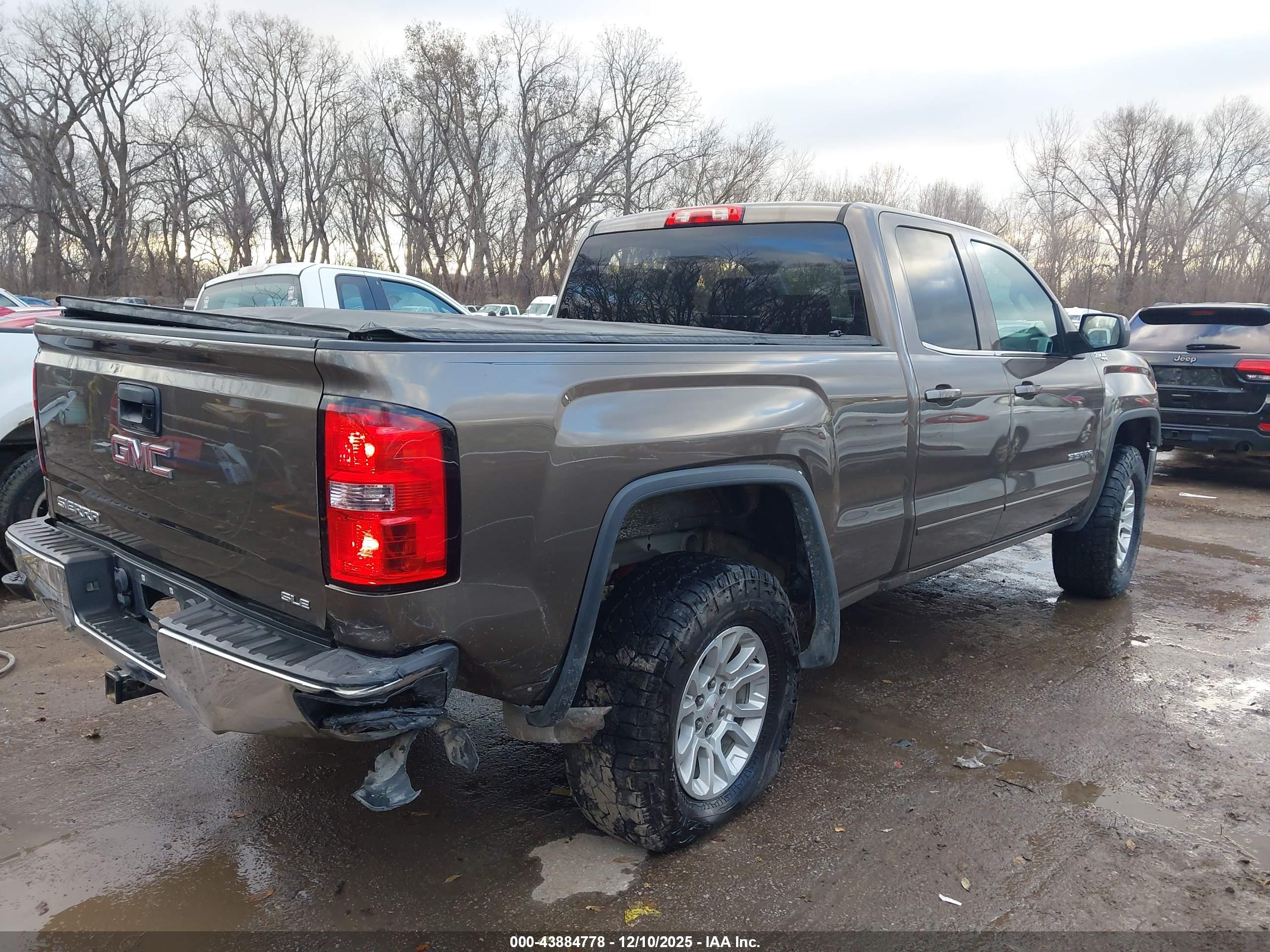 GMC SIERRA image 4