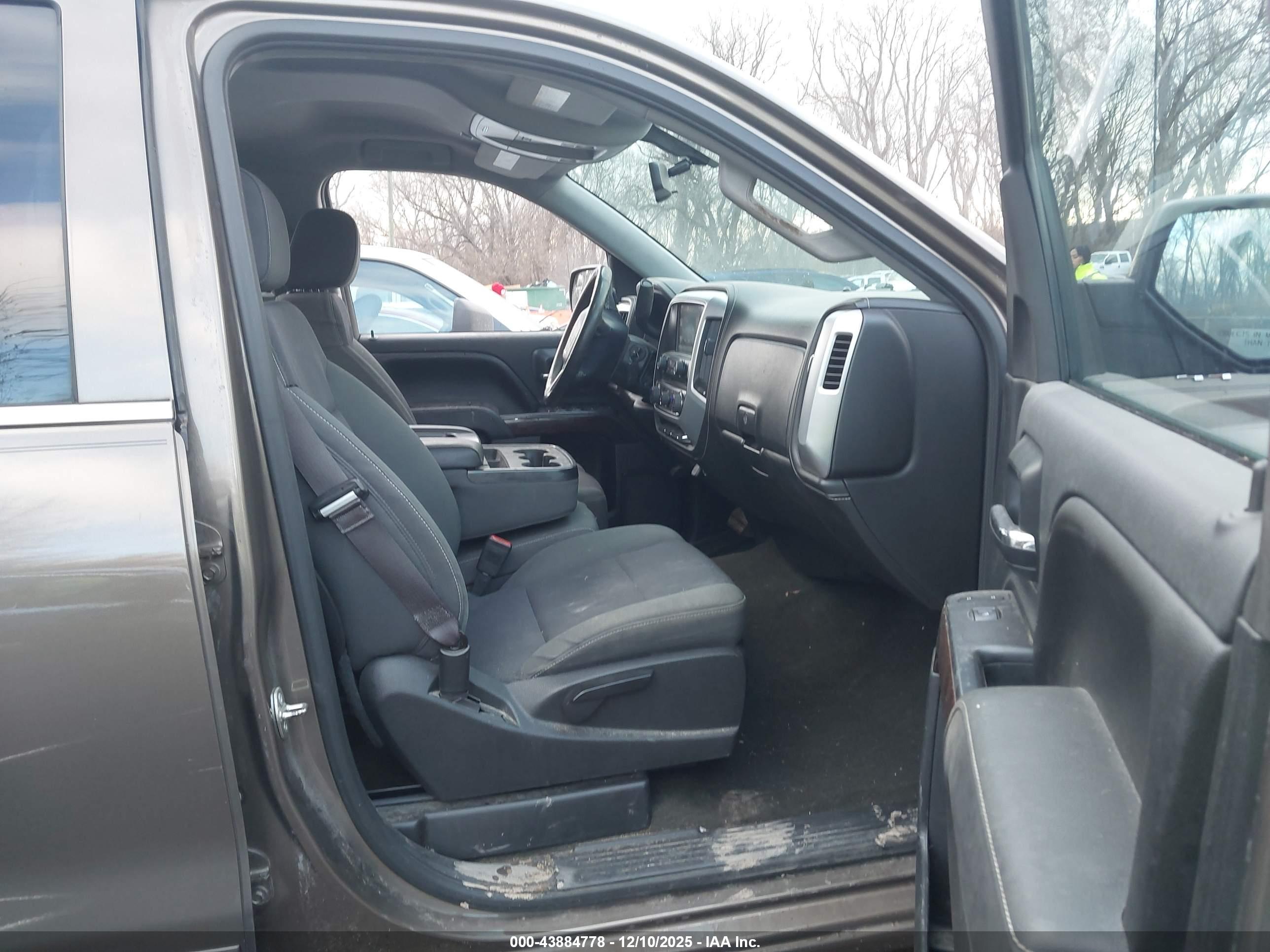 GMC SIERRA image 5