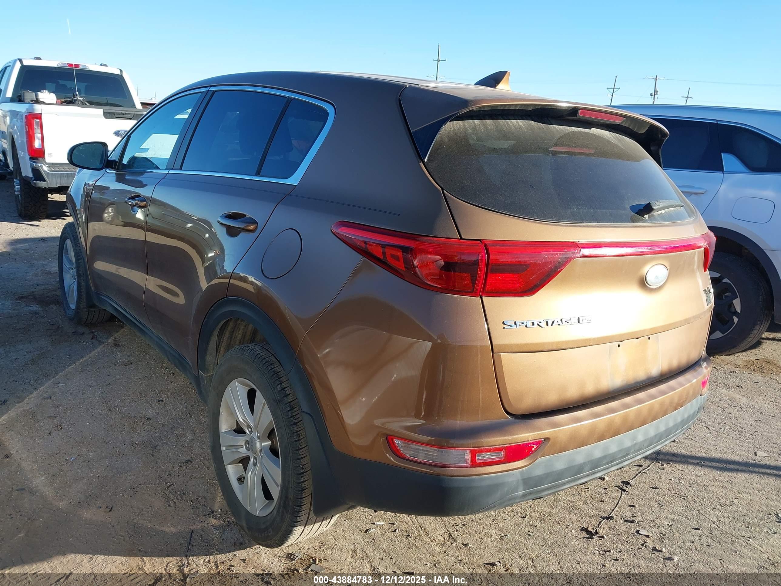 KIA SPORTAGE image 3