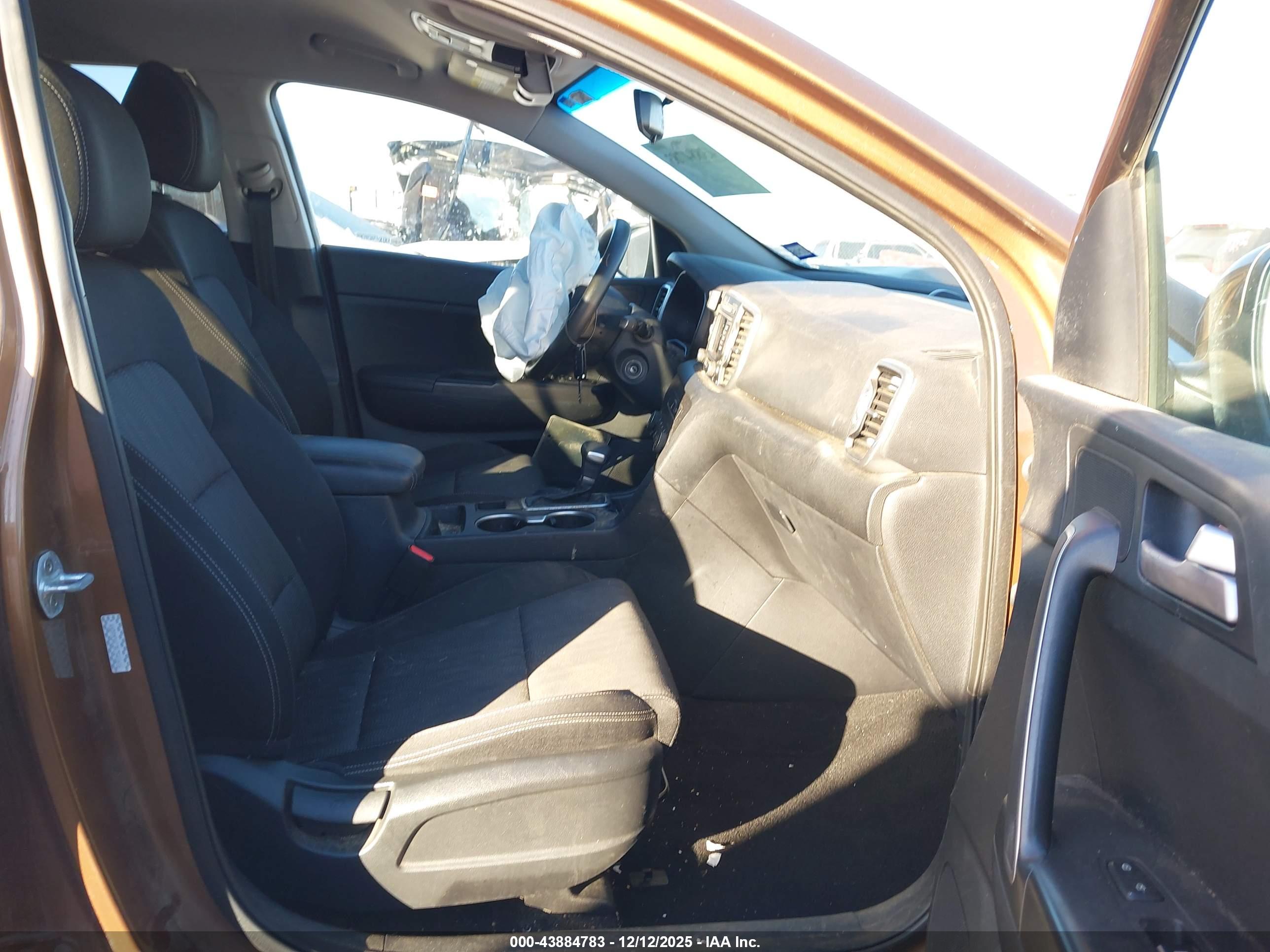 KIA SPORTAGE image 5