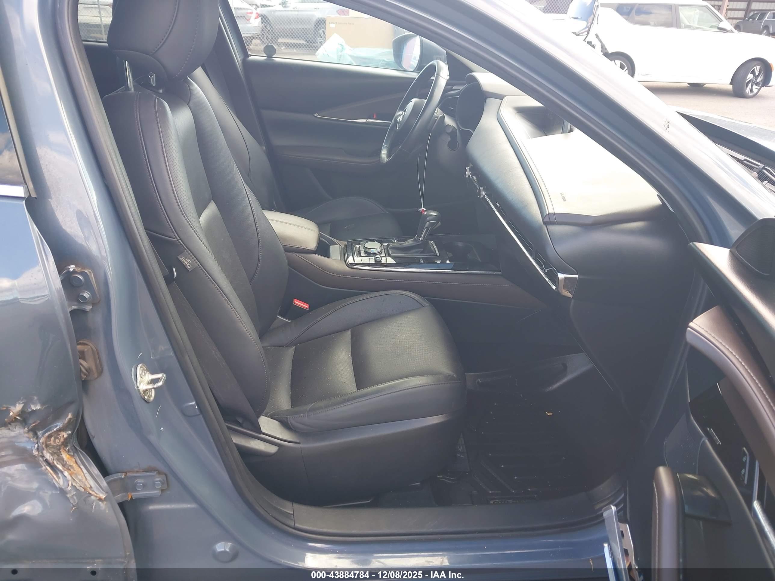 MAZDA CX-30 image 5