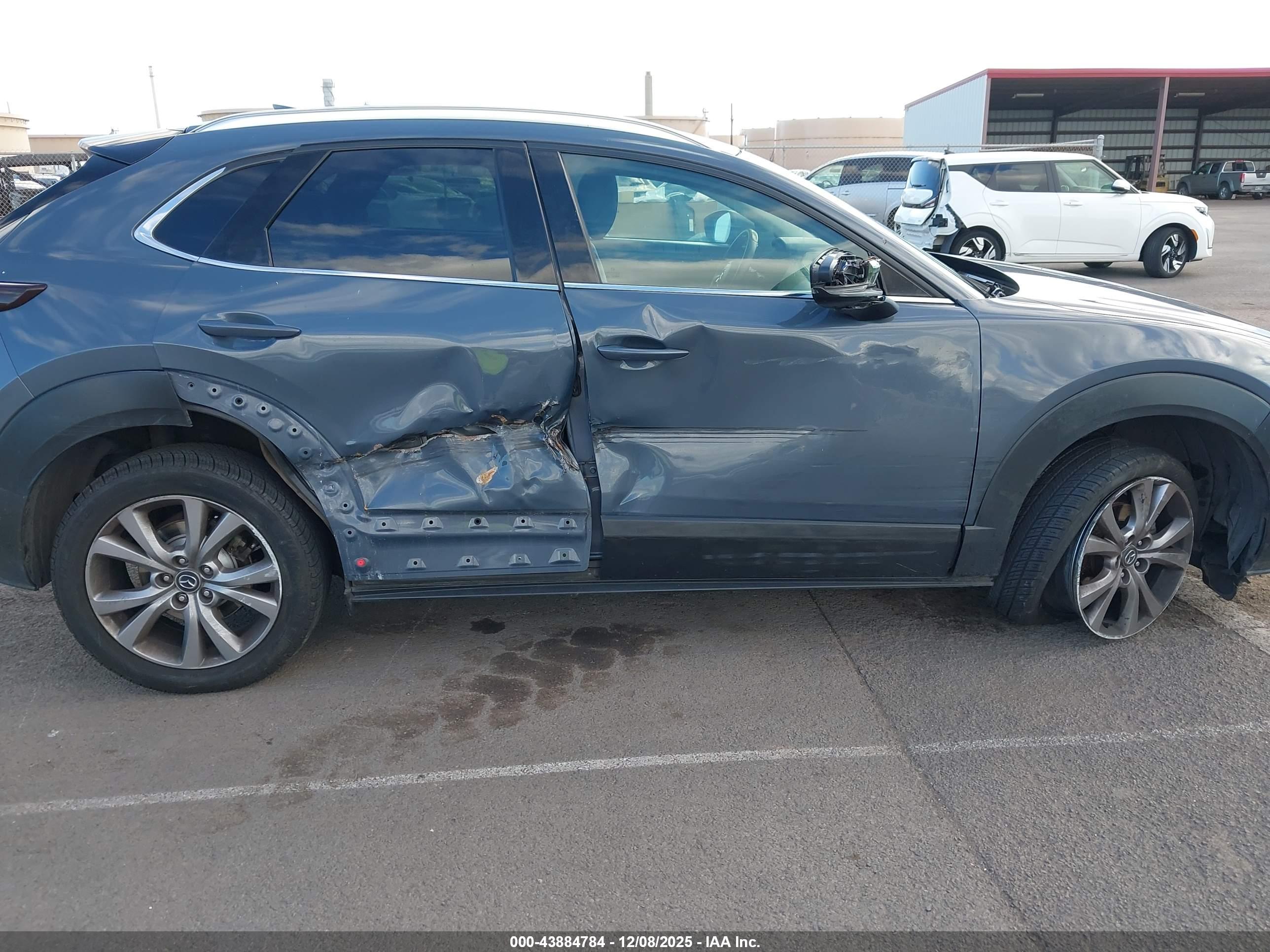 MAZDA CX-30 image 6