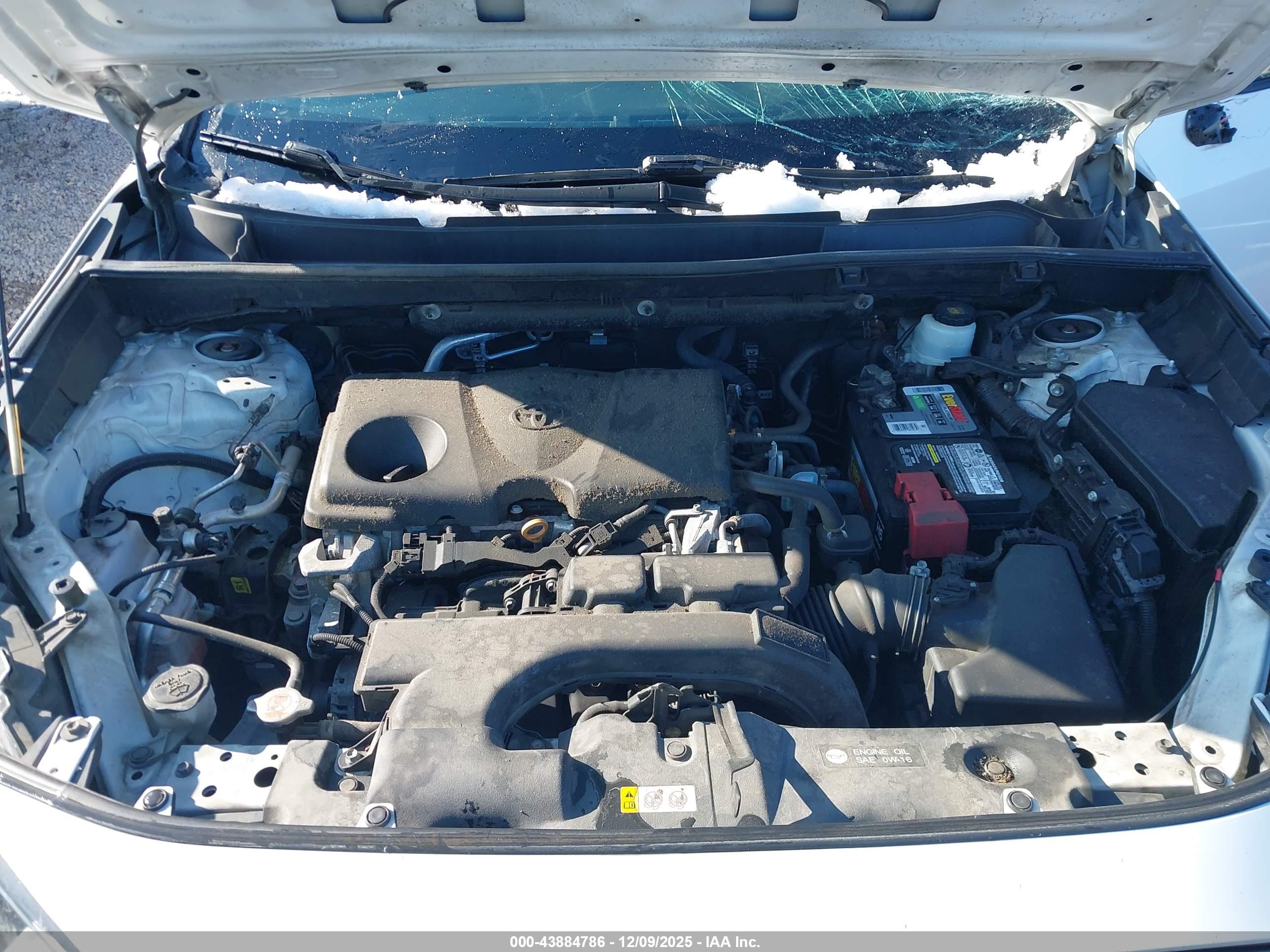 TOYOTA RAV4 image 10