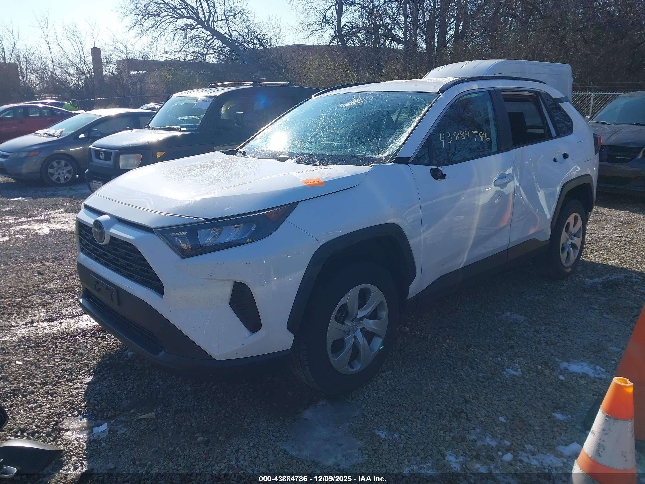 TOYOTA RAV4 image 2