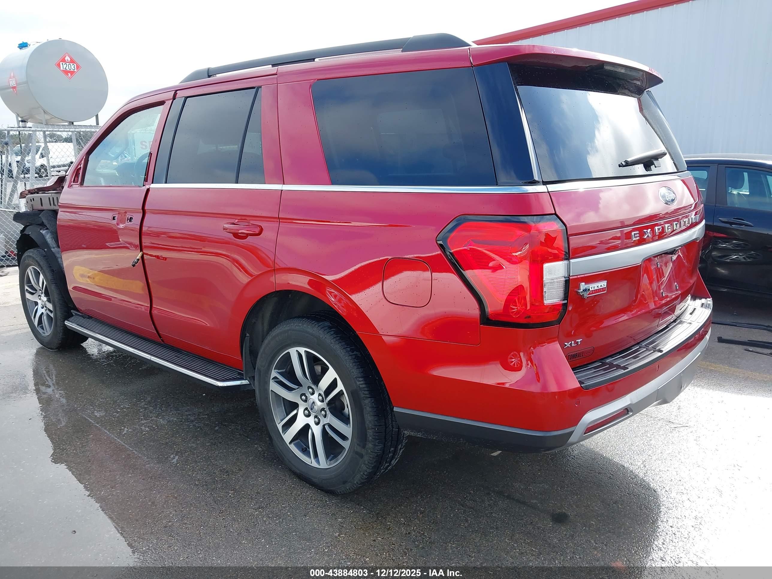 FORD EXPEDITION image 3