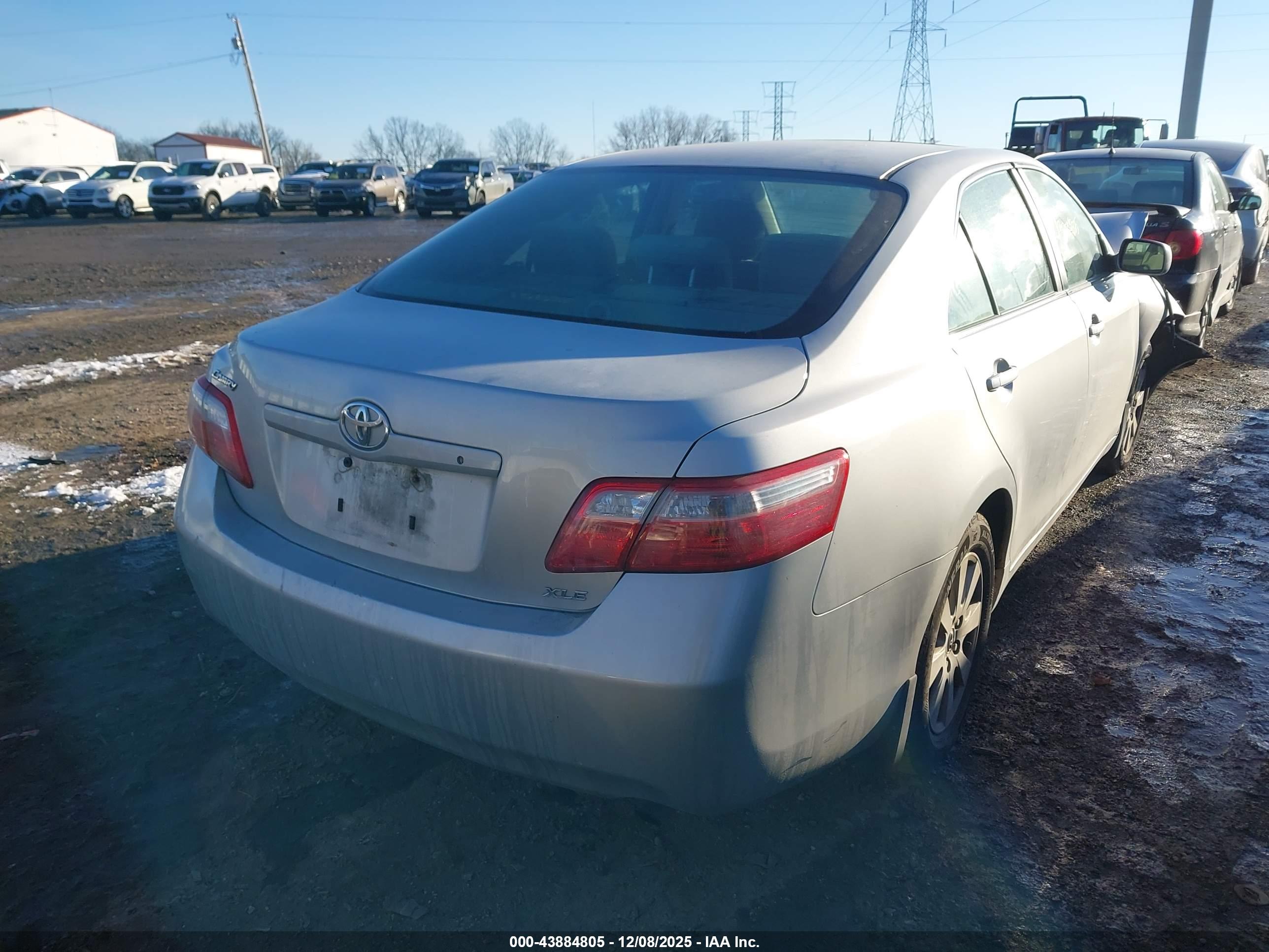 TOYOTA CAMRY image 4