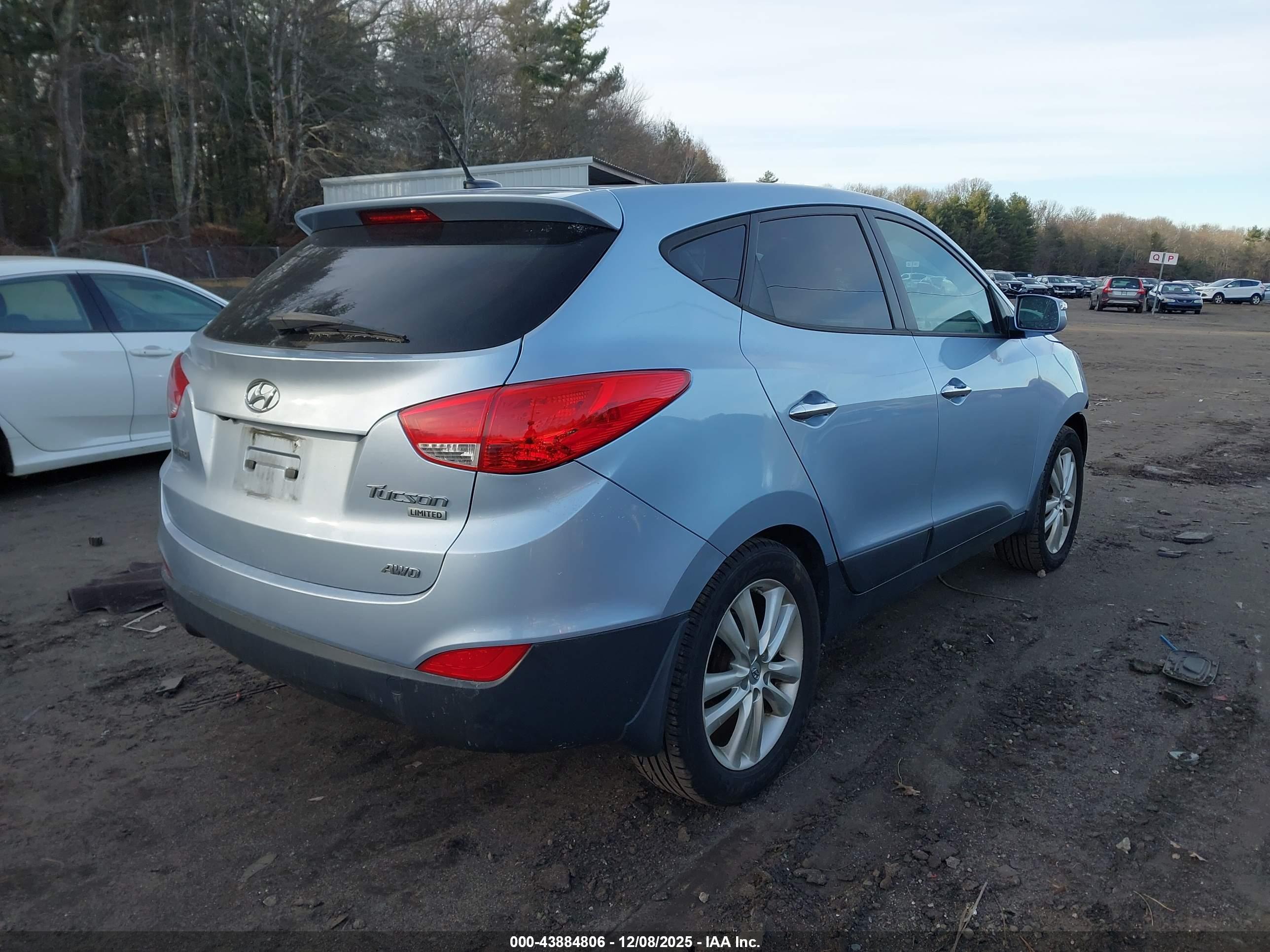 HYUNDAI TUCSON image 4