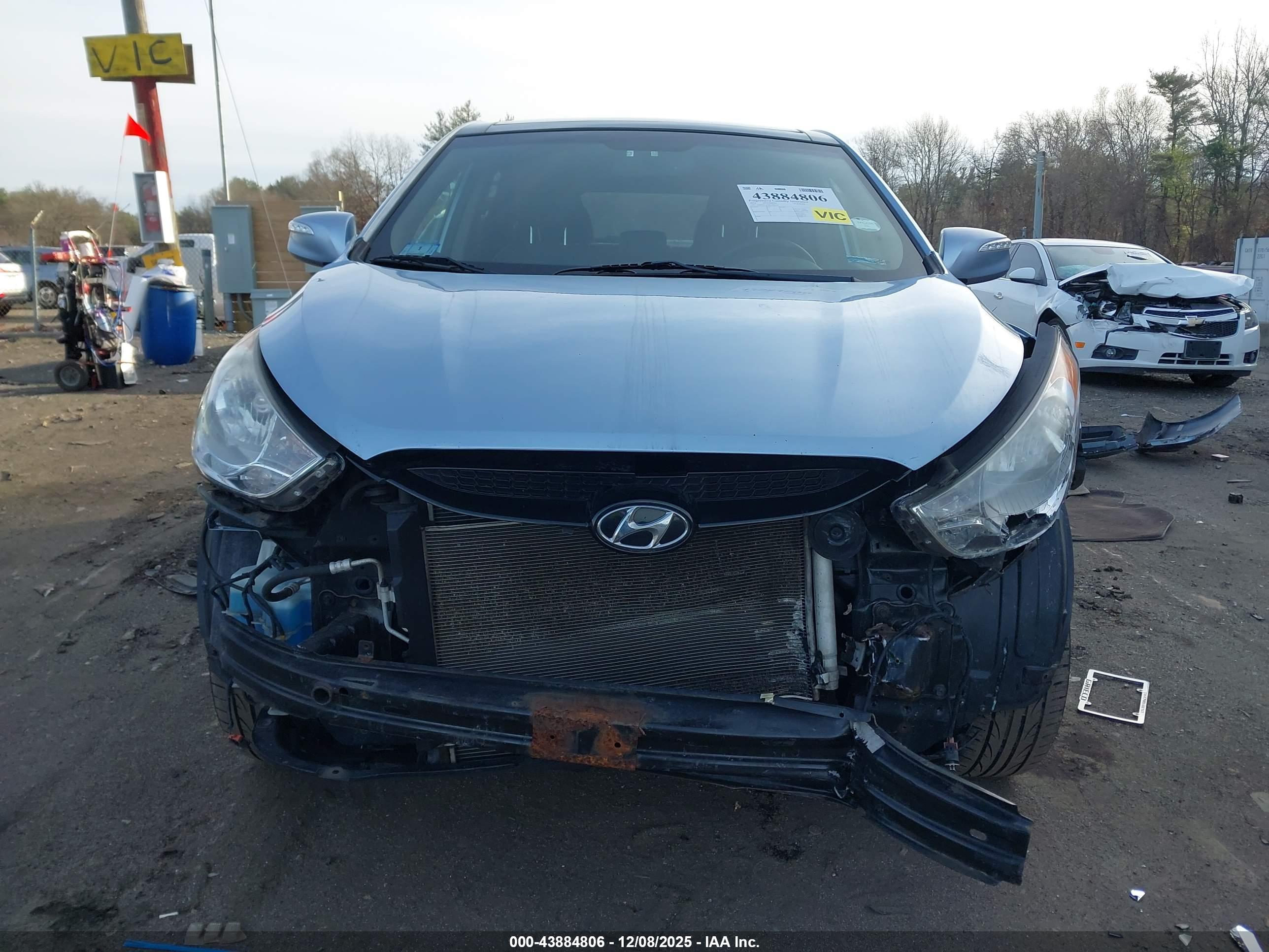 HYUNDAI TUCSON image 6