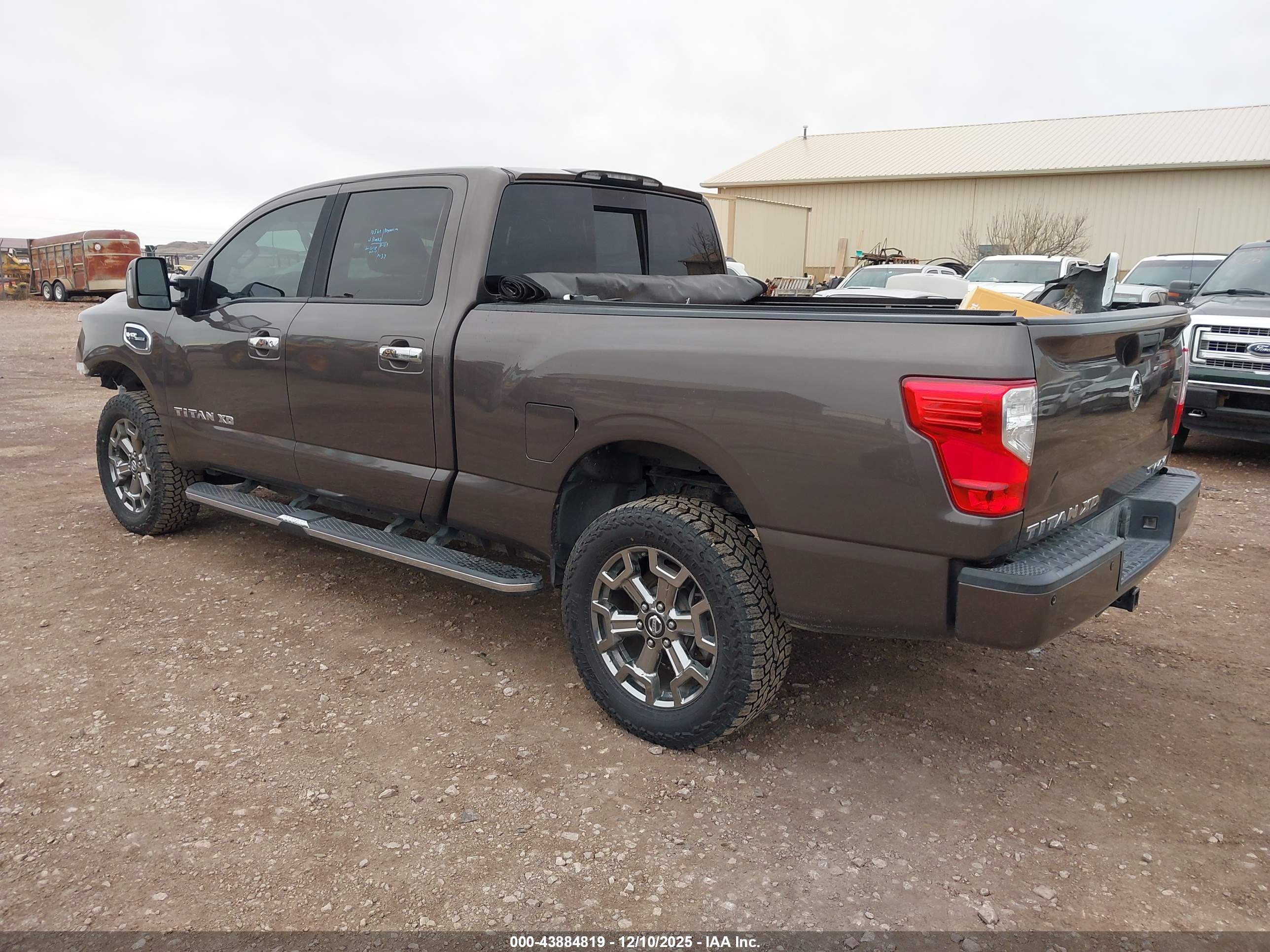 NISSAN TITAN image 3