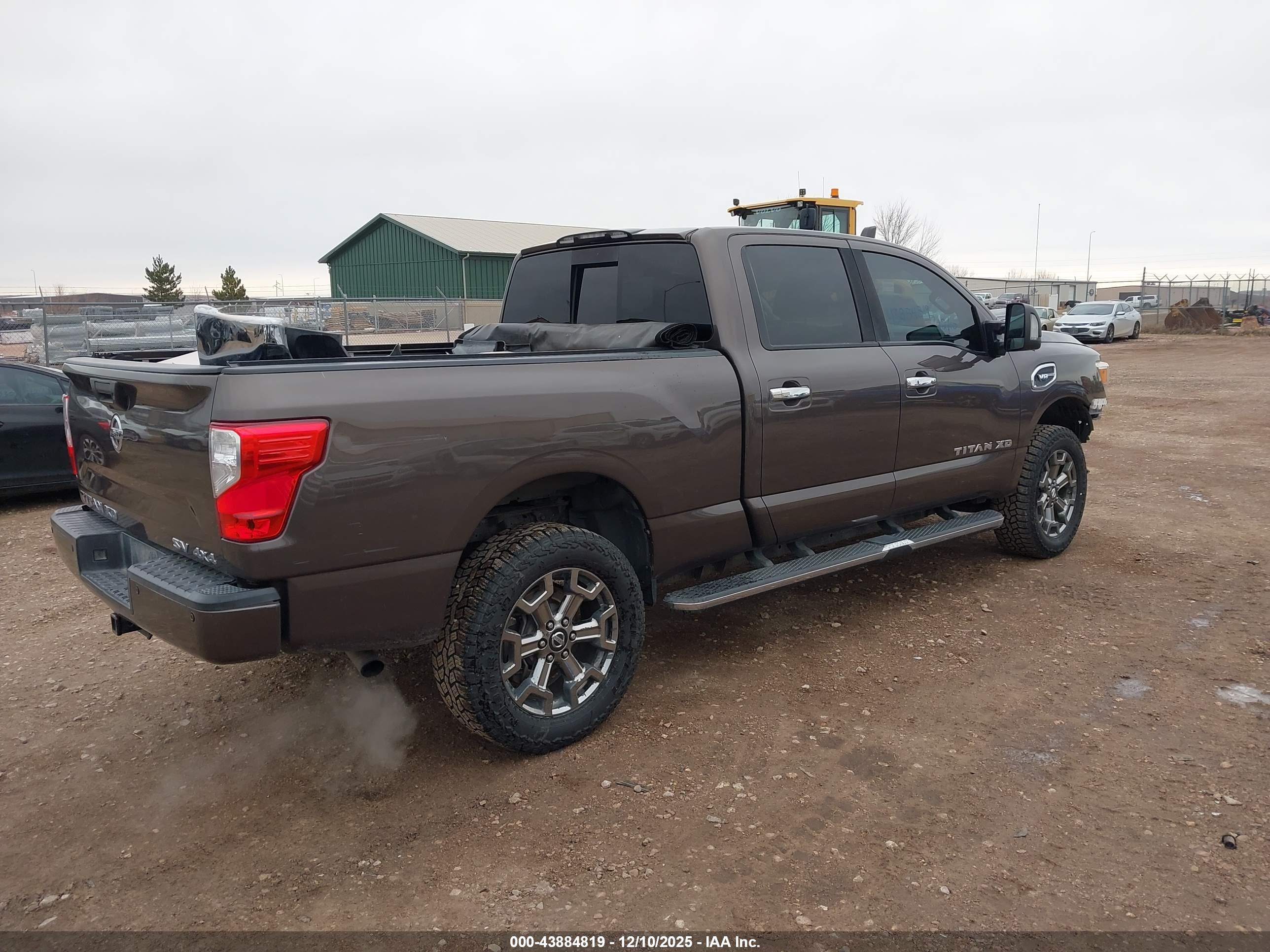 NISSAN TITAN image 4