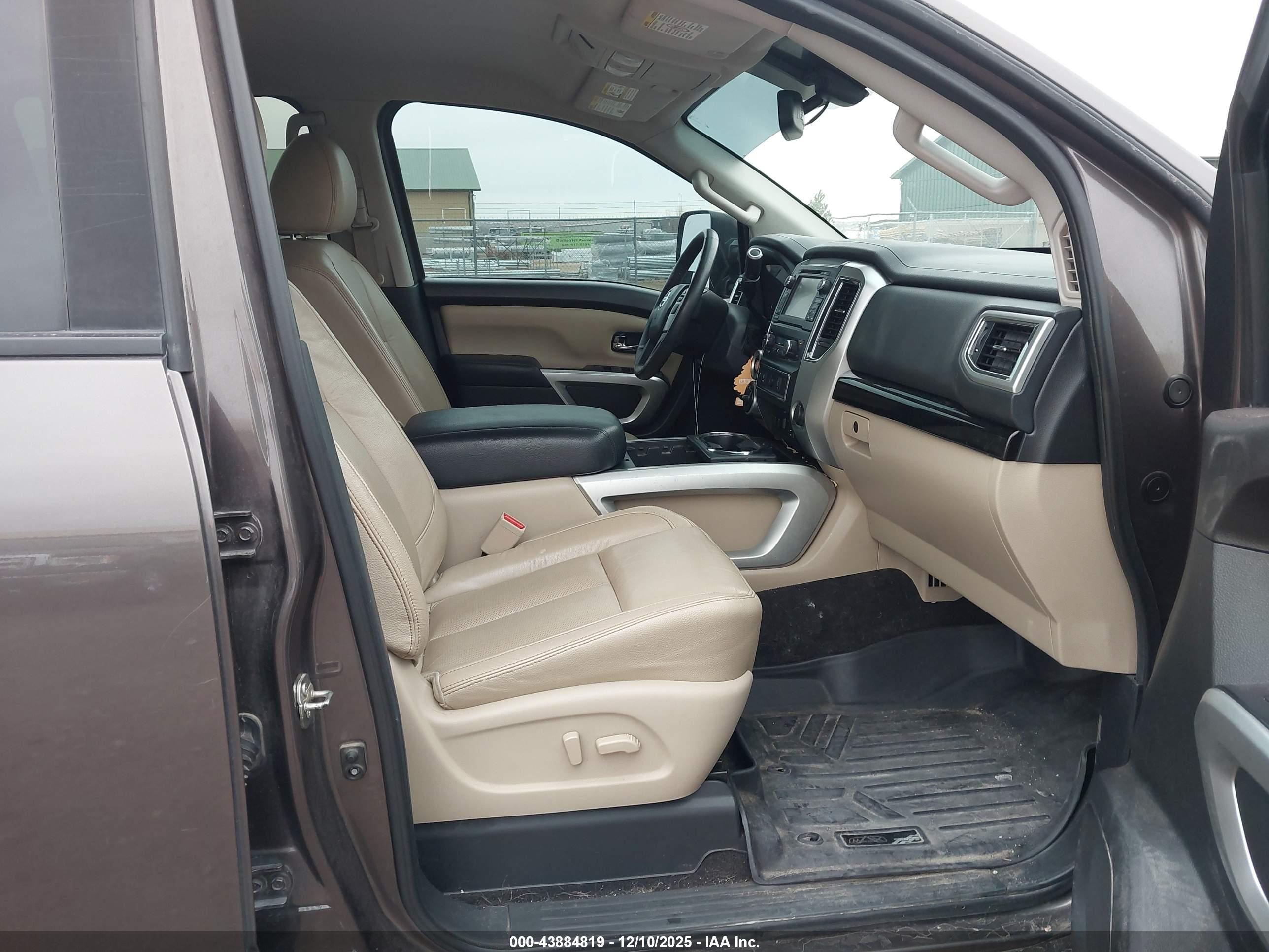 NISSAN TITAN image 5