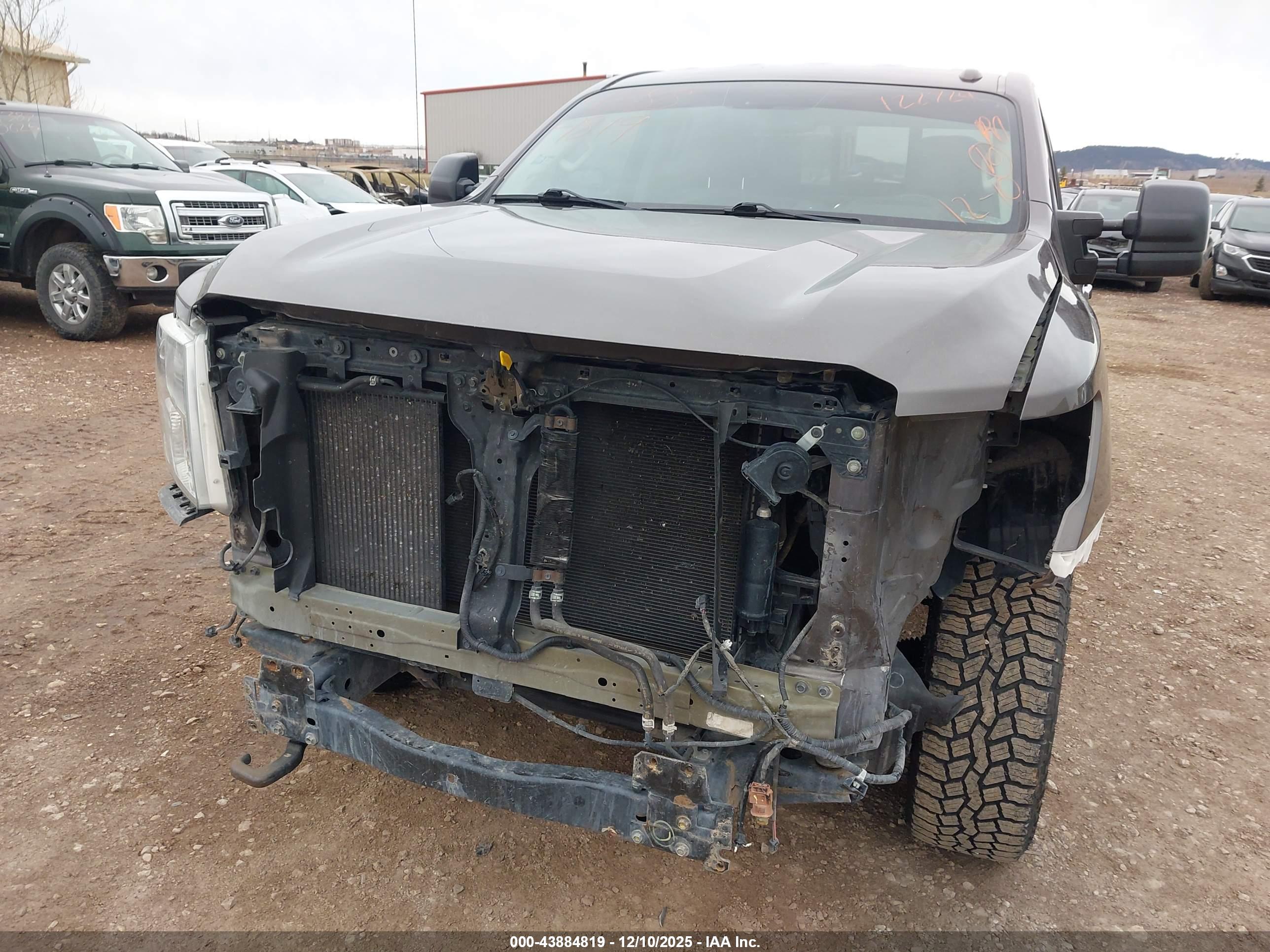 NISSAN TITAN image 6