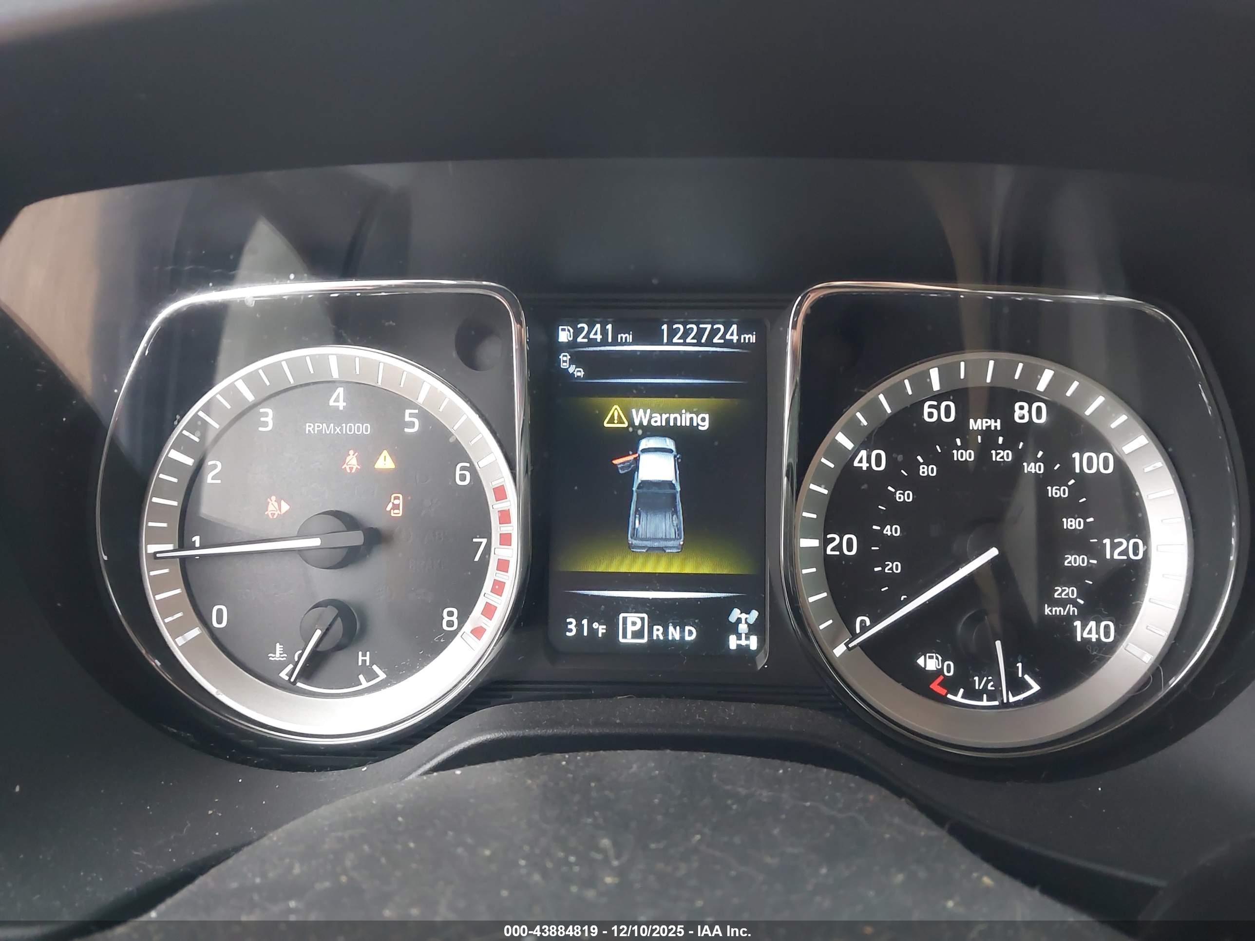 NISSAN TITAN image 7