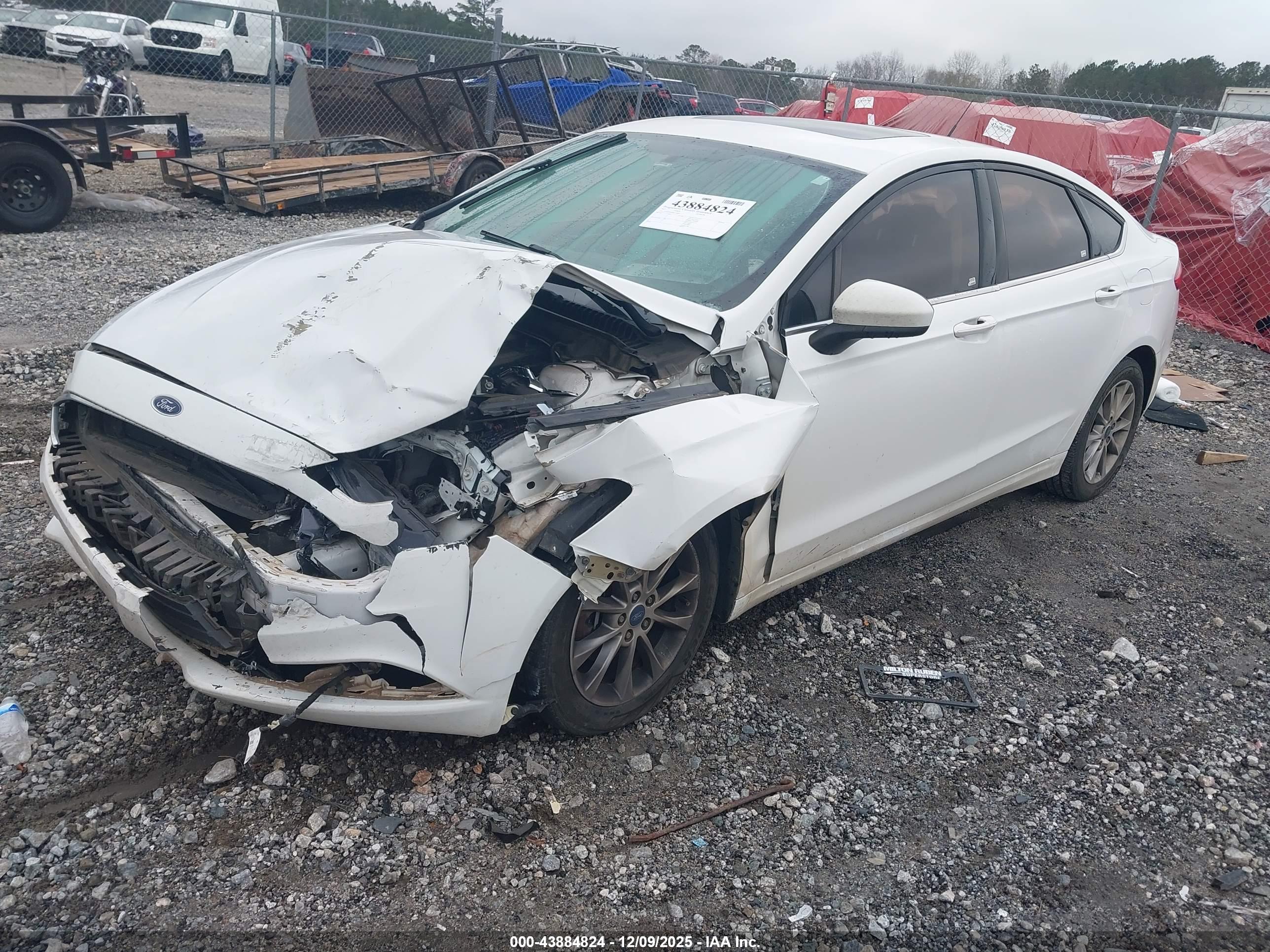 FORD FUSION image 2