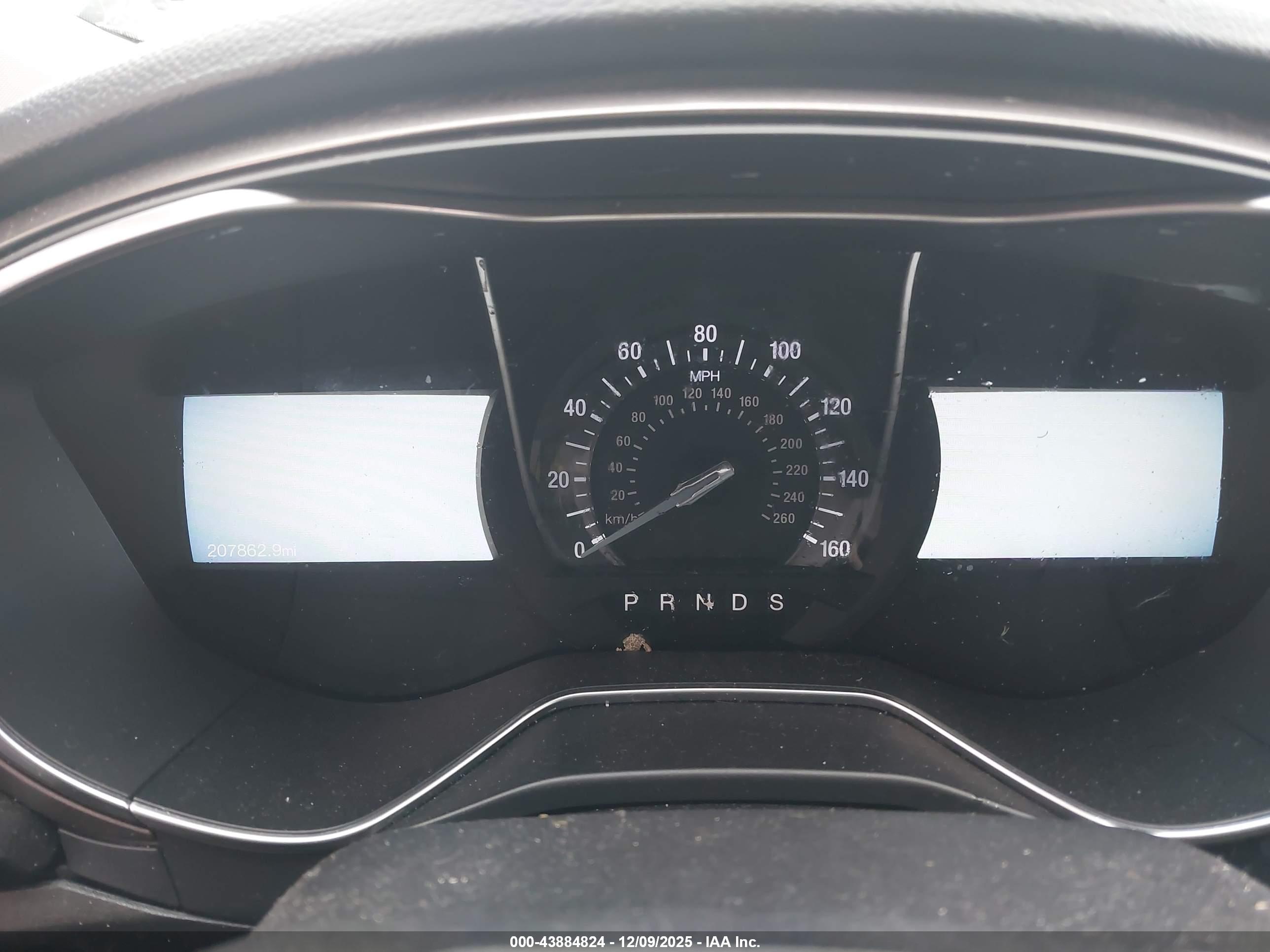 FORD FUSION image 7