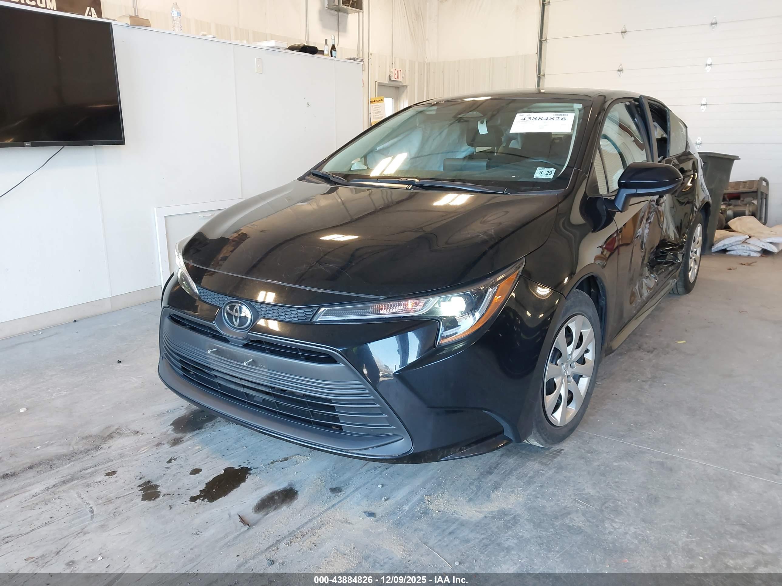 TOYOTA COROLLA image 2