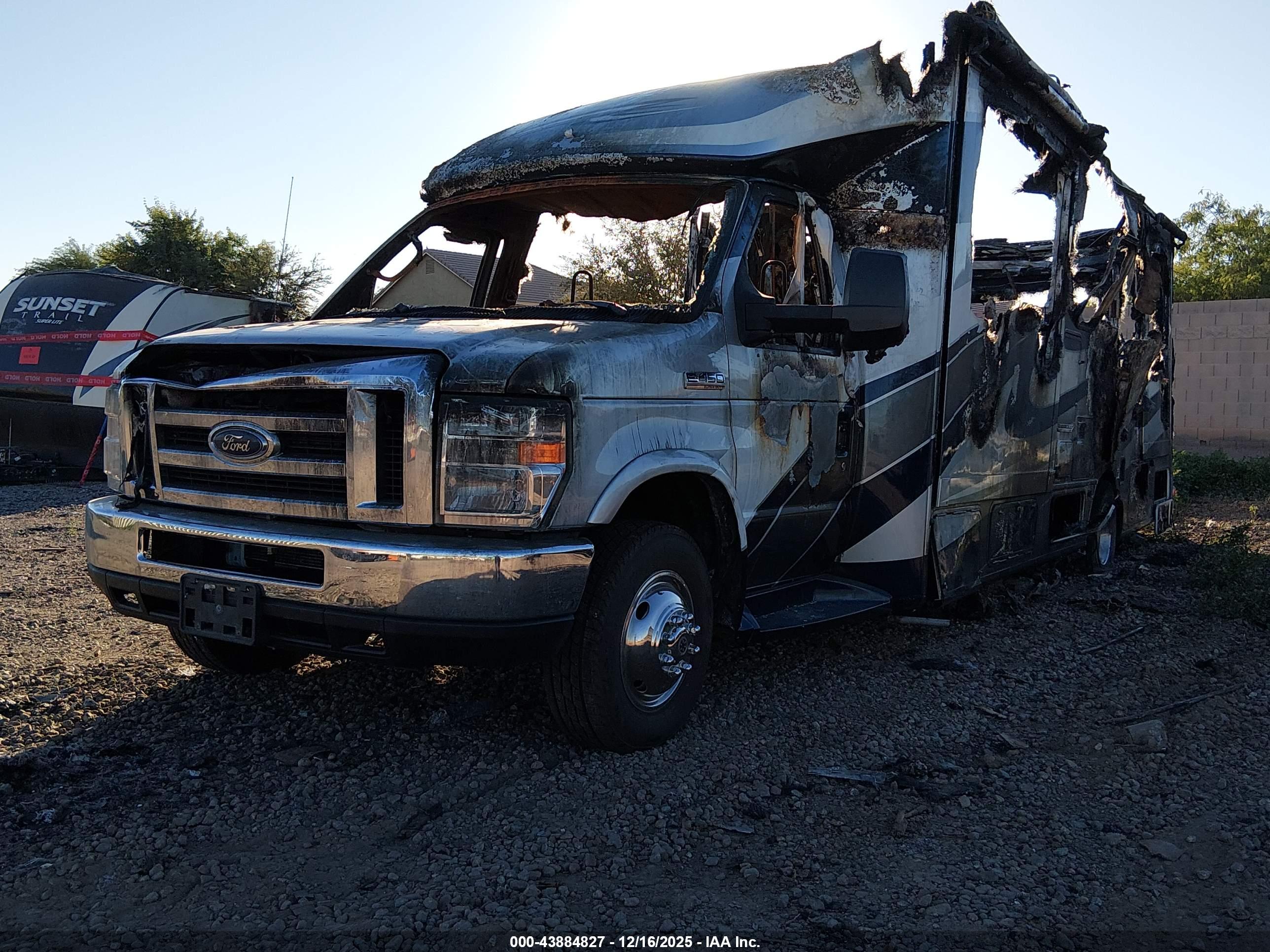 FORD E-450 image 2