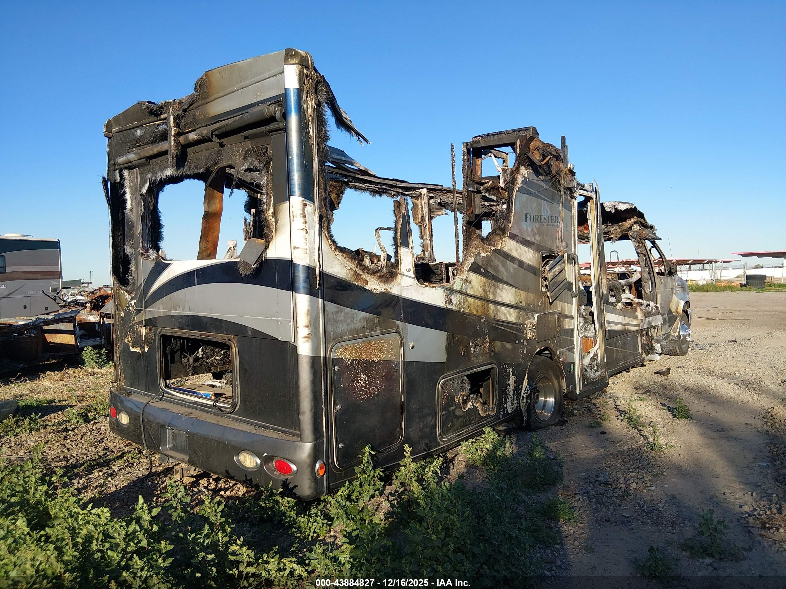 FORD E-450 image 4