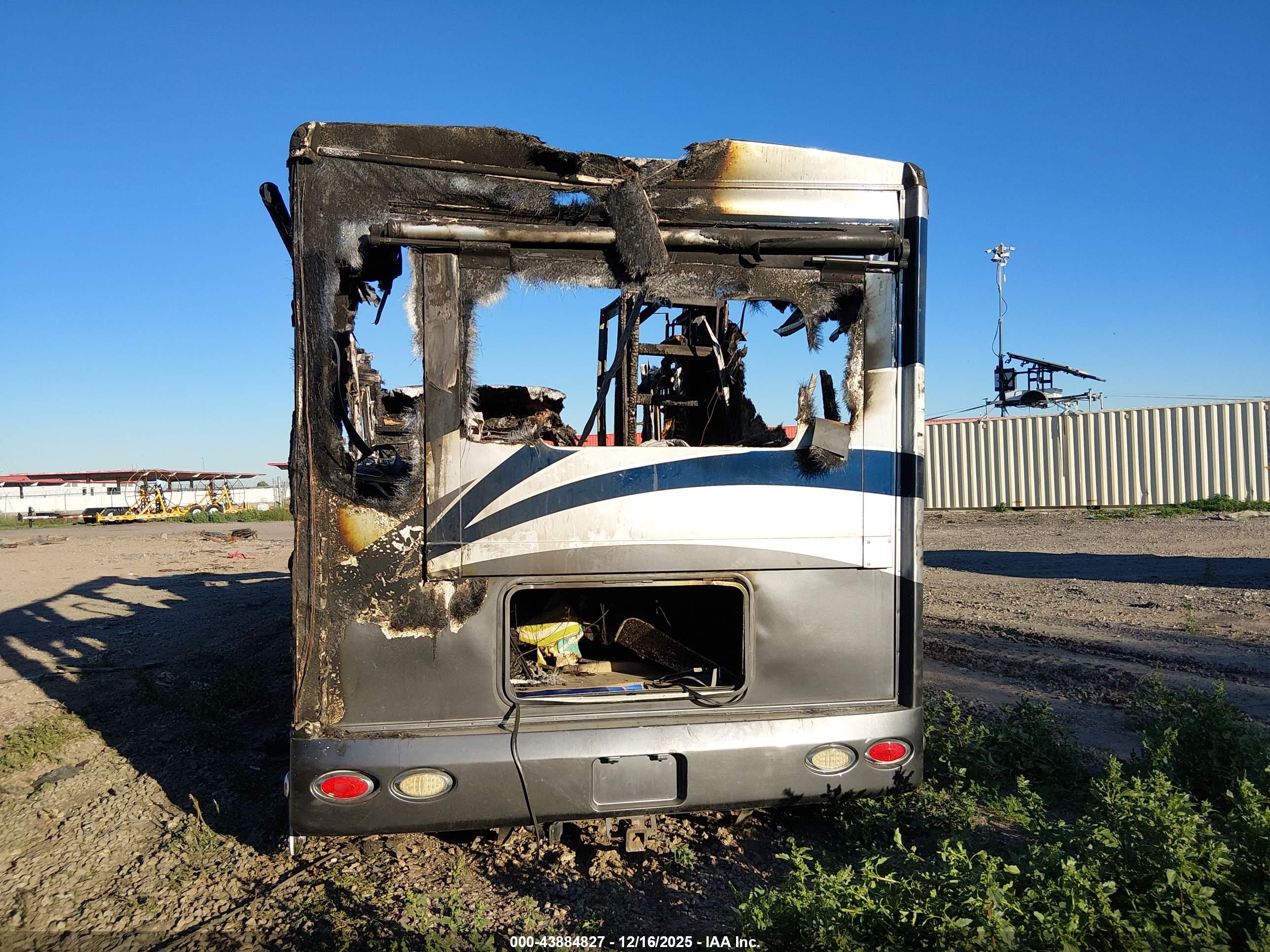 FORD E-450 image 8