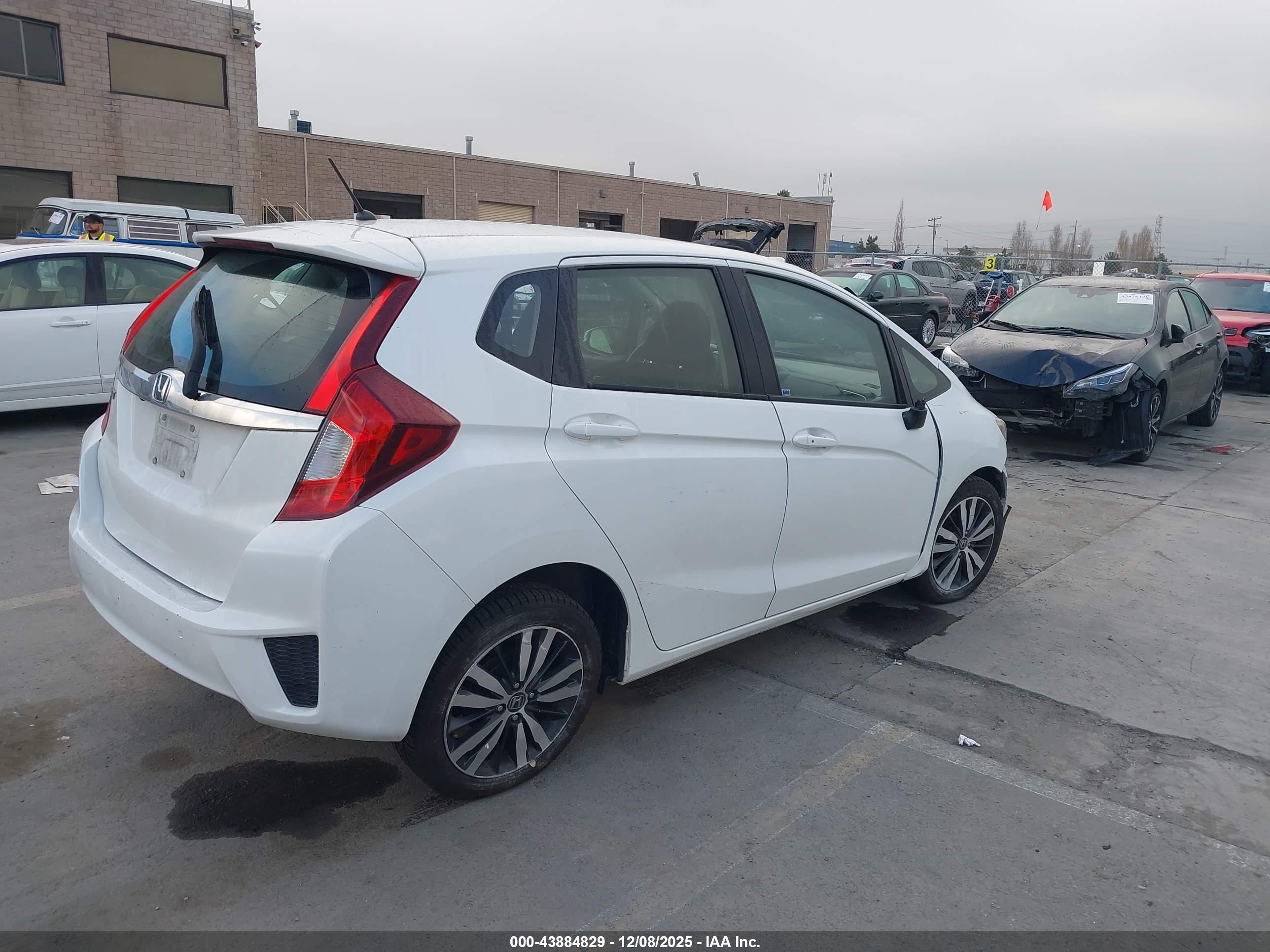 HONDA FIT image 4