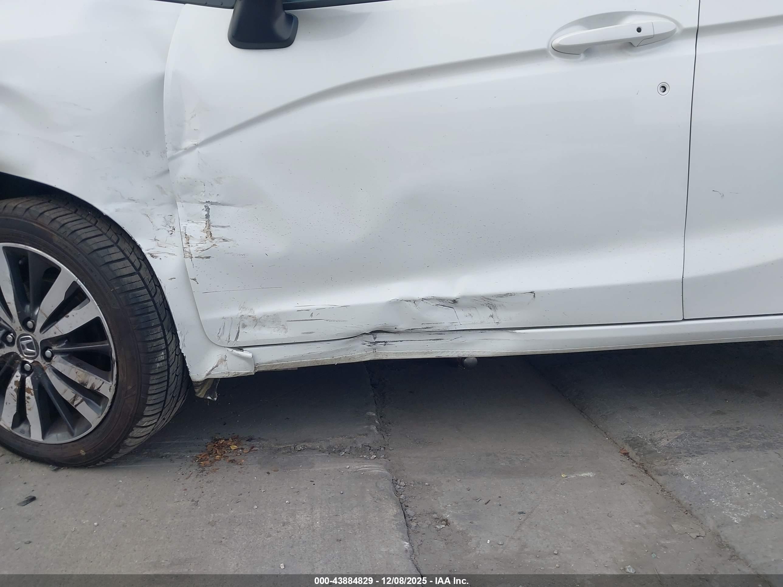 HONDA FIT image 6