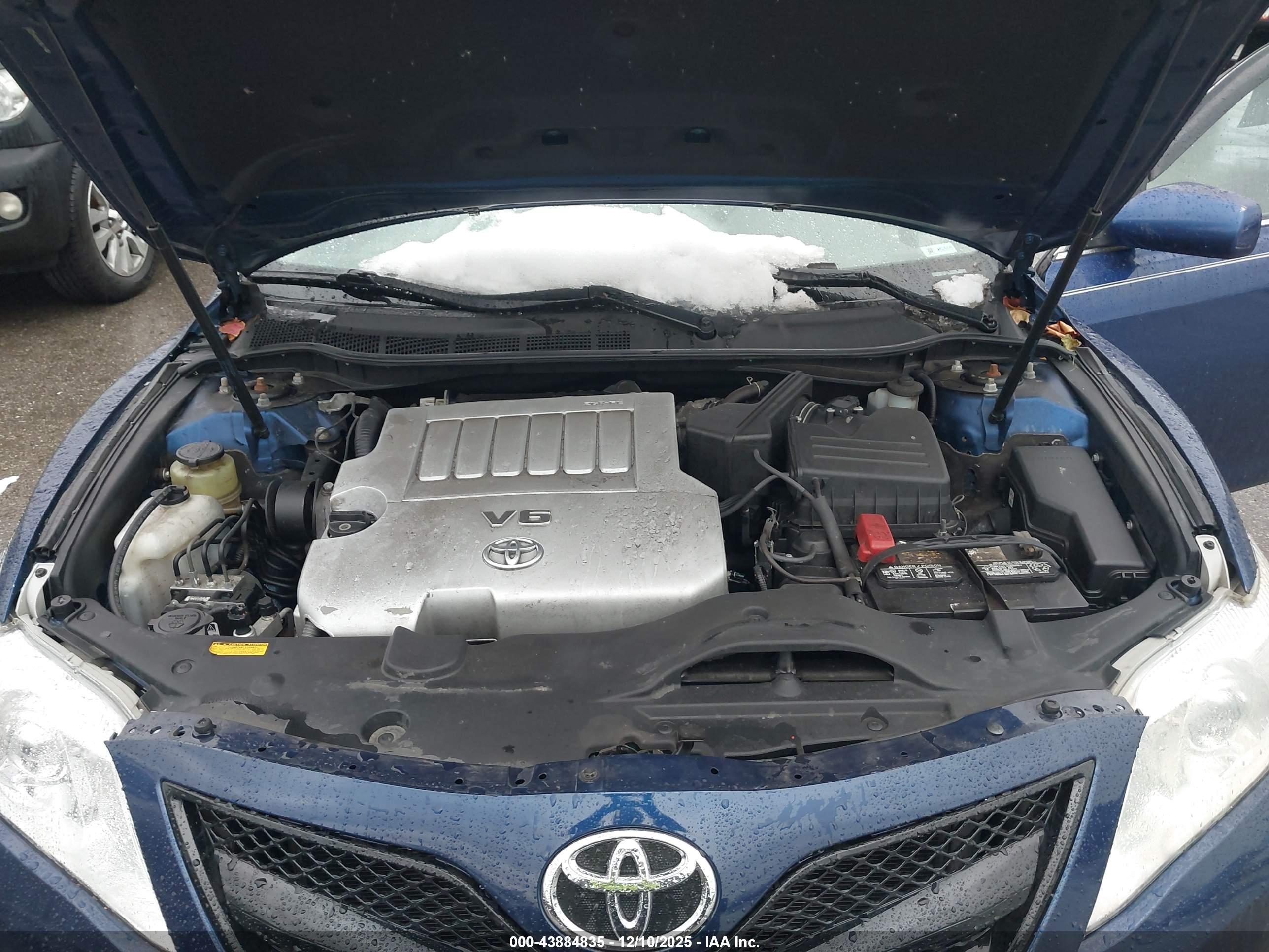 TOYOTA CAMRY image 10