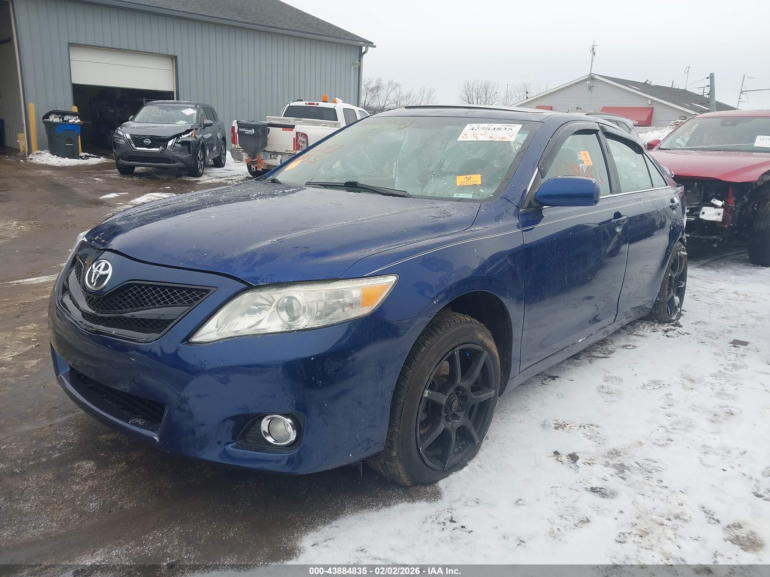 TOYOTA CAMRY image 2