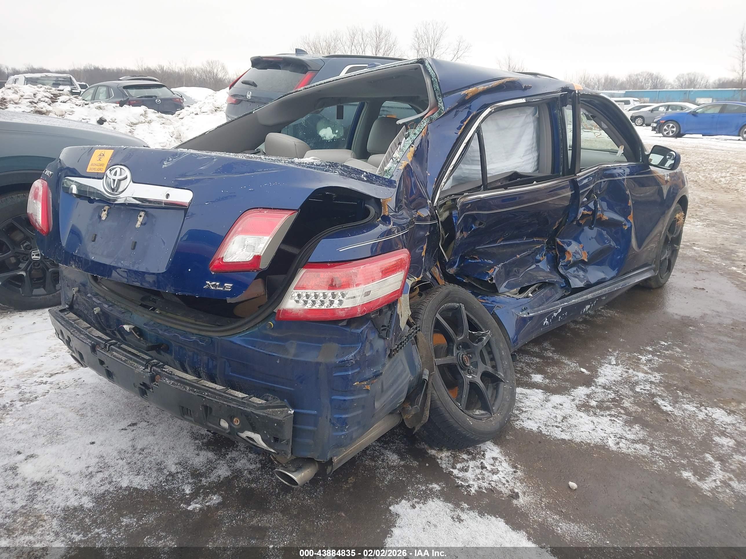 TOYOTA CAMRY image 4