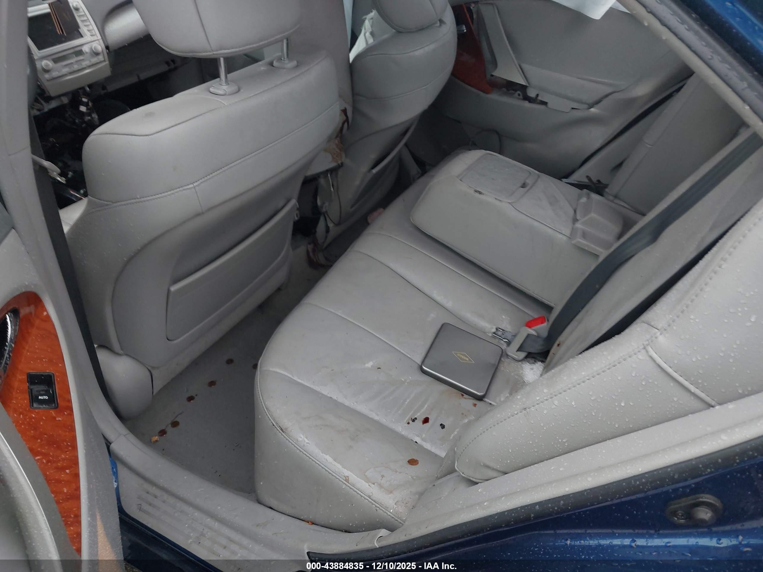 TOYOTA CAMRY image 8
