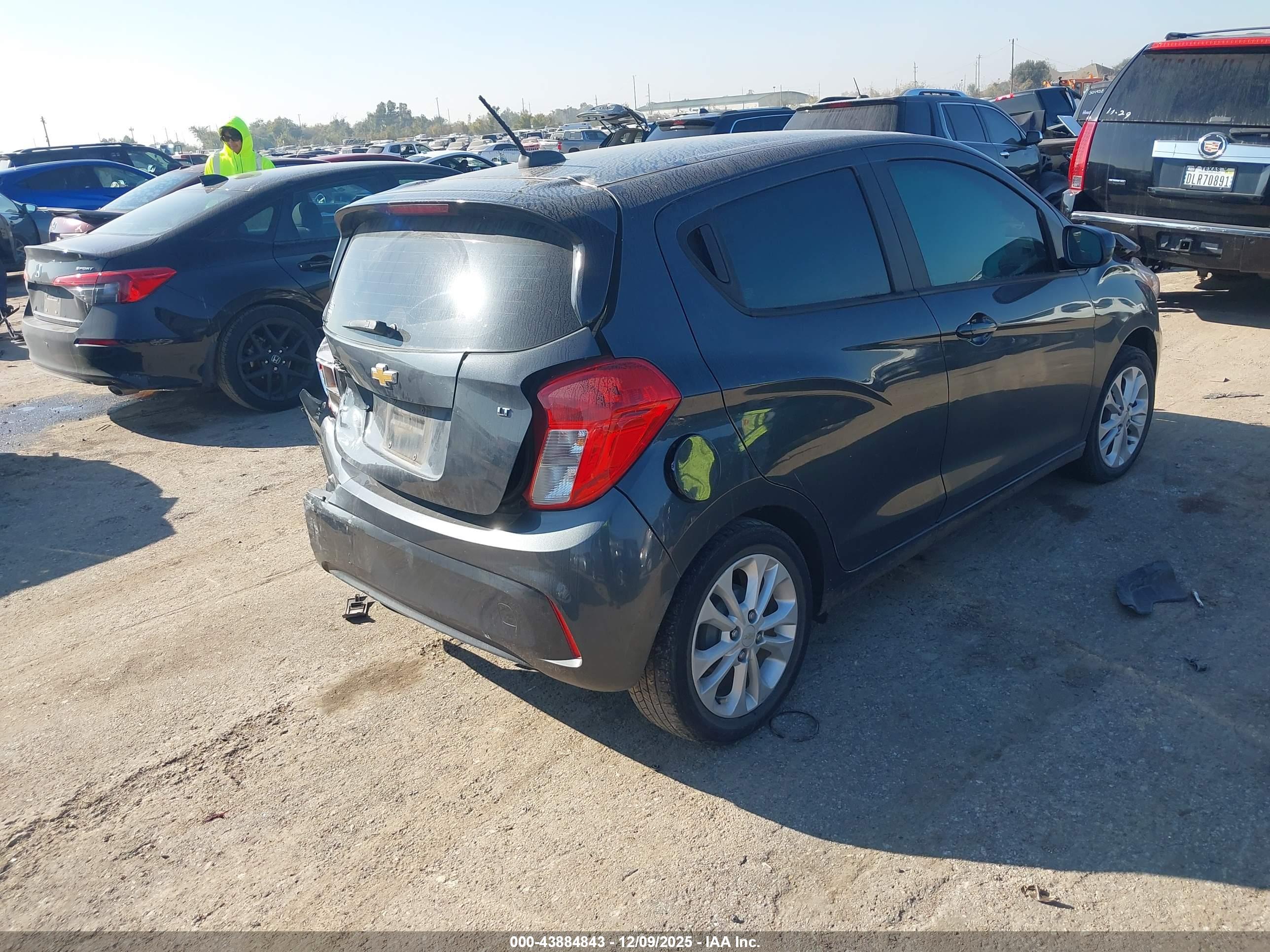 CHEVROLET SPARK image 4