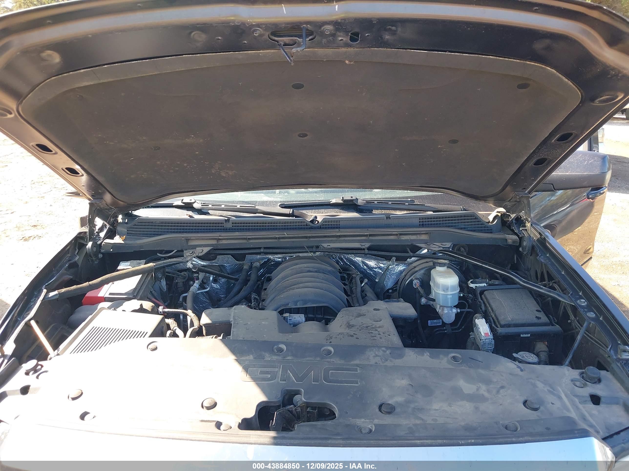 GMC SIERRA image 10