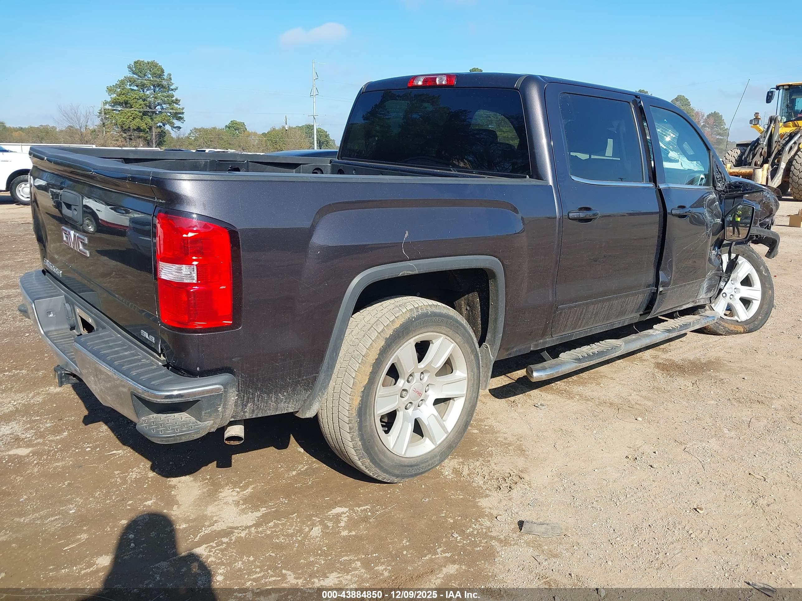 GMC SIERRA image 4