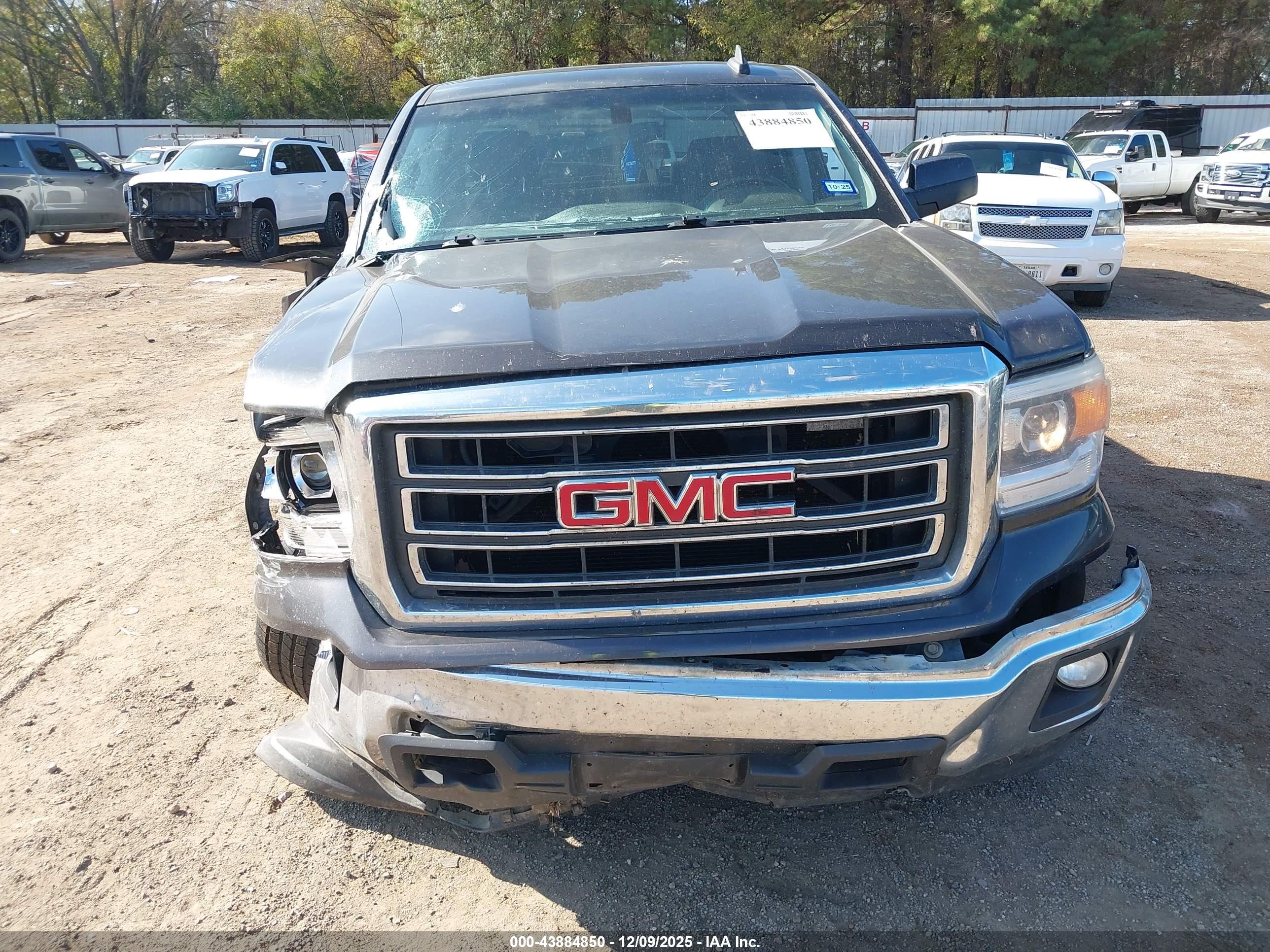GMC SIERRA image 6