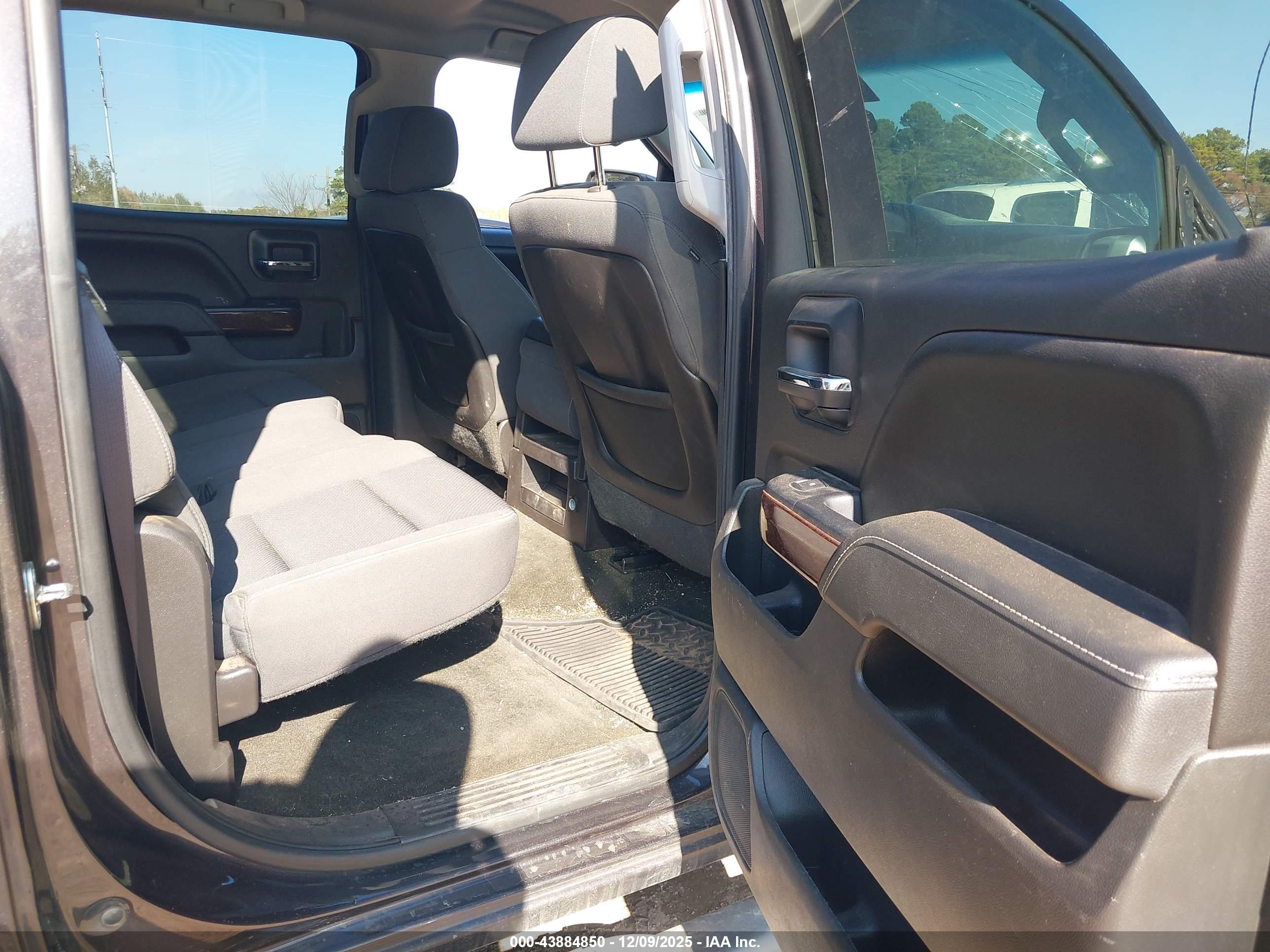 GMC SIERRA image 8