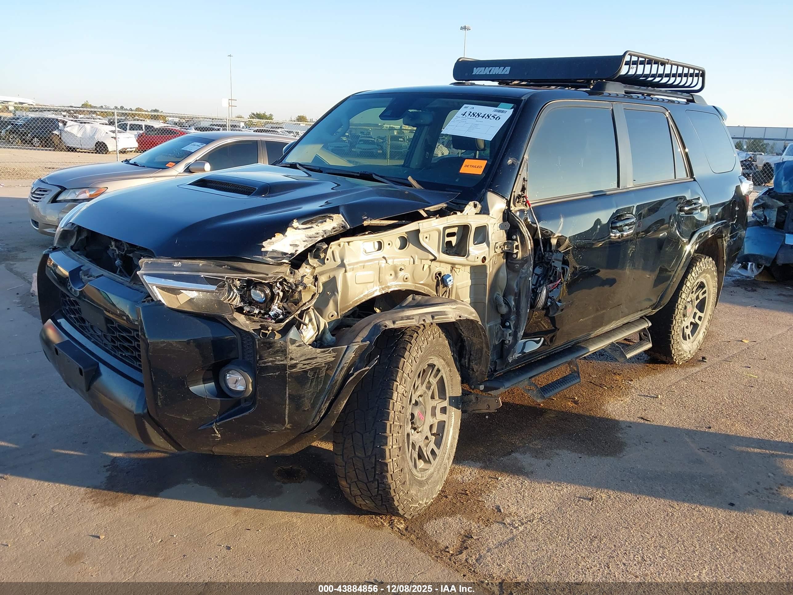 TOYOTA 4RUNNER image 2