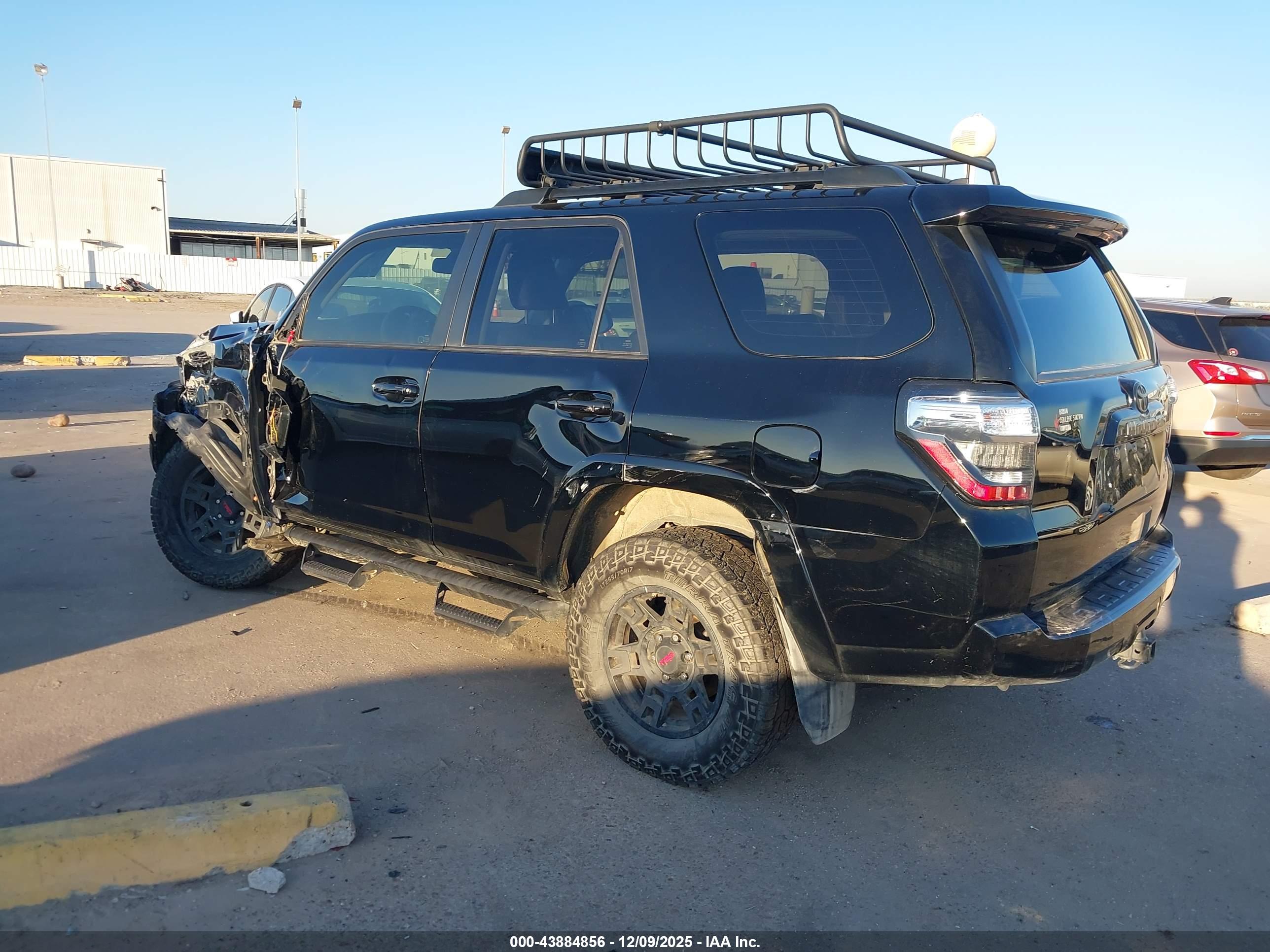 TOYOTA 4RUNNER image 3
