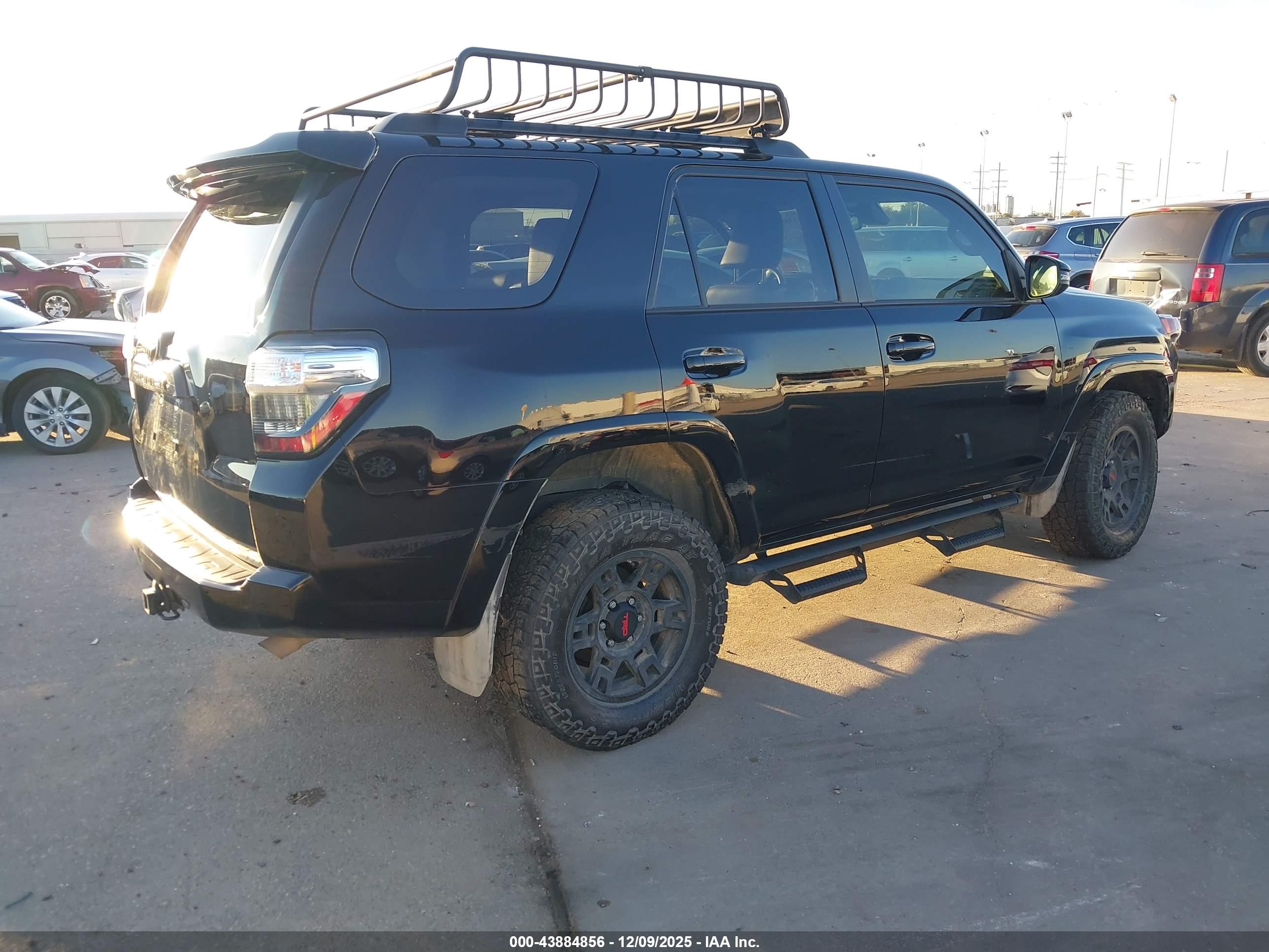 TOYOTA 4RUNNER image 4
