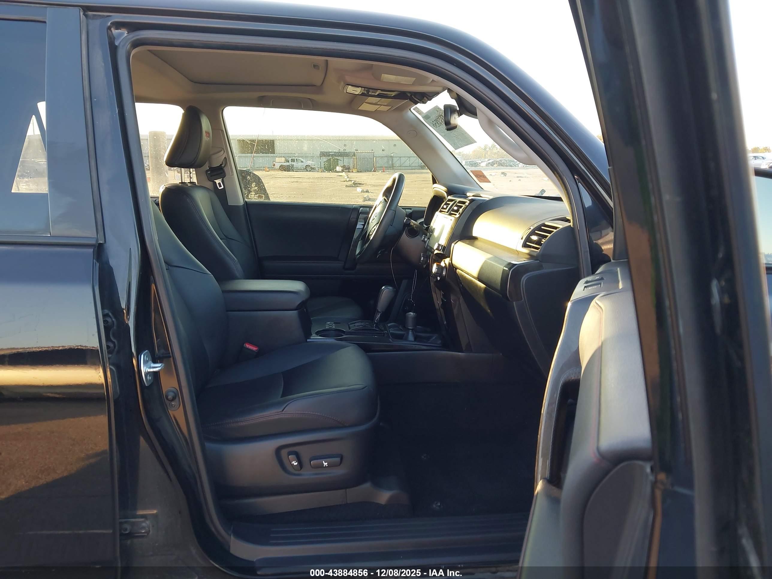 TOYOTA 4RUNNER image 5