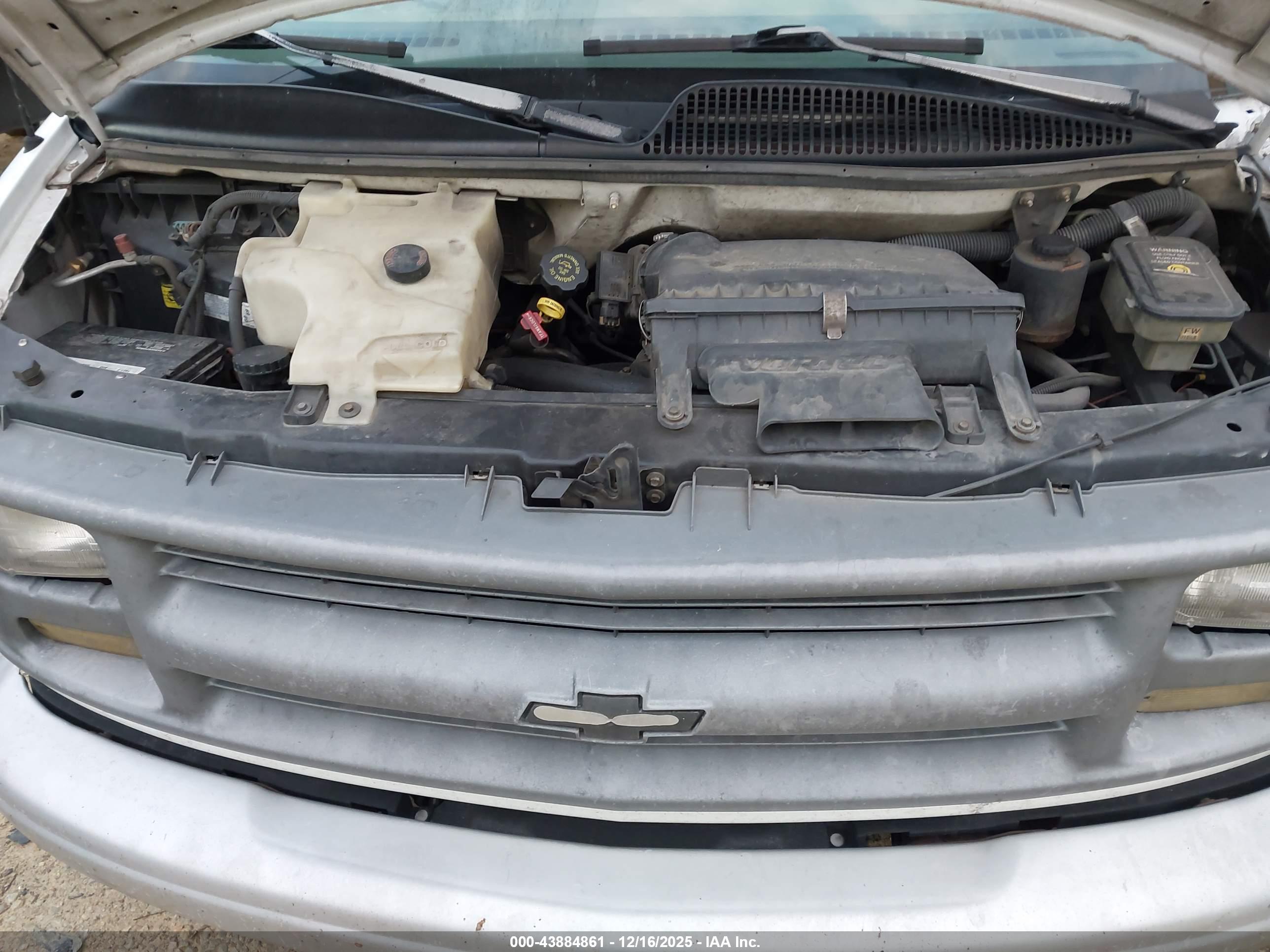 CHEVROLET EXPRESS image 10