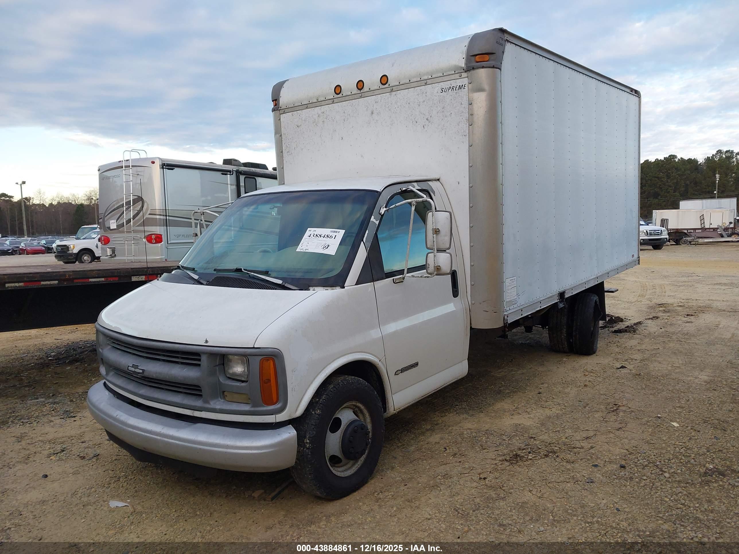 CHEVROLET EXPRESS image 2
