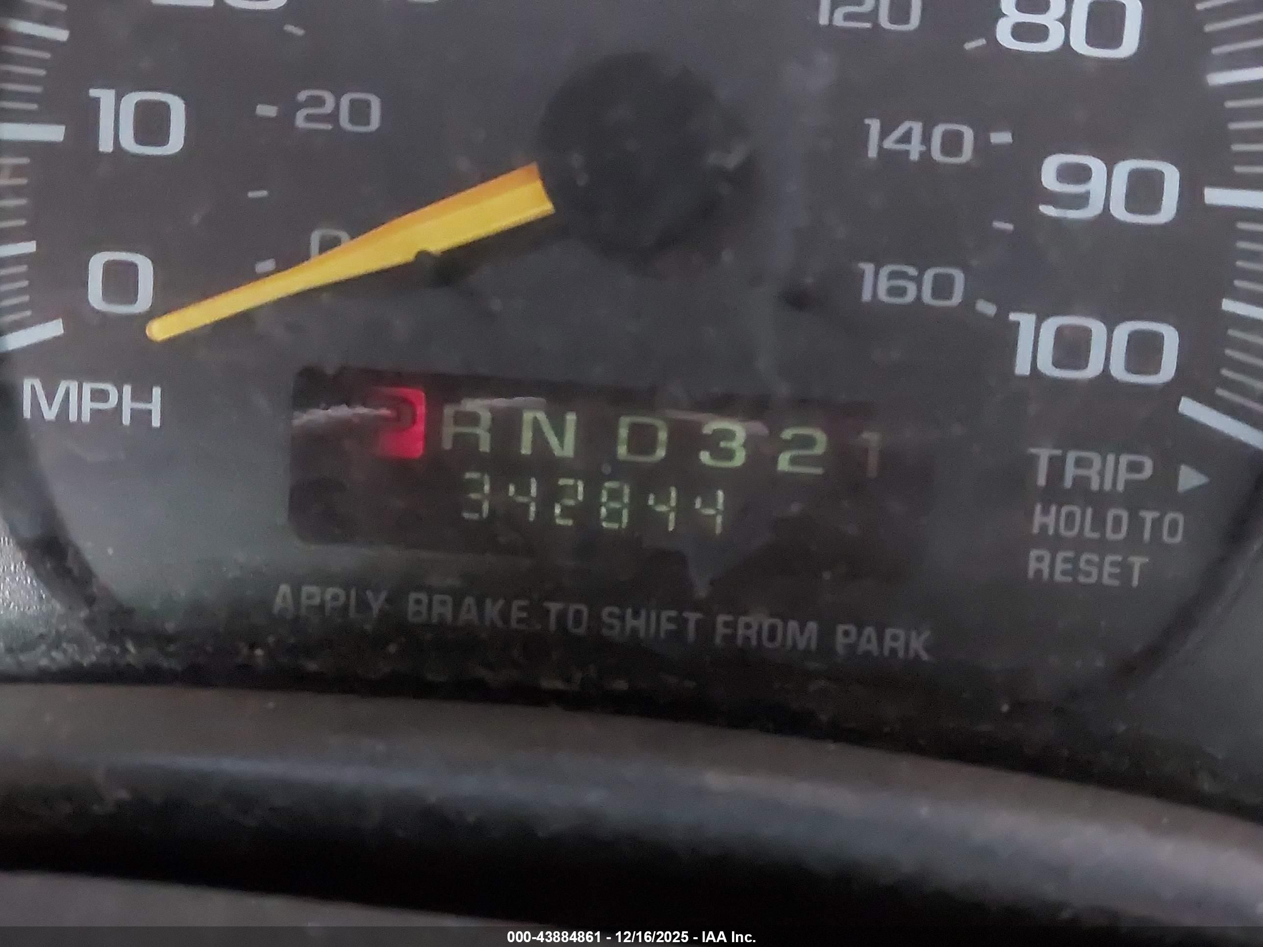 CHEVROLET EXPRESS image 6