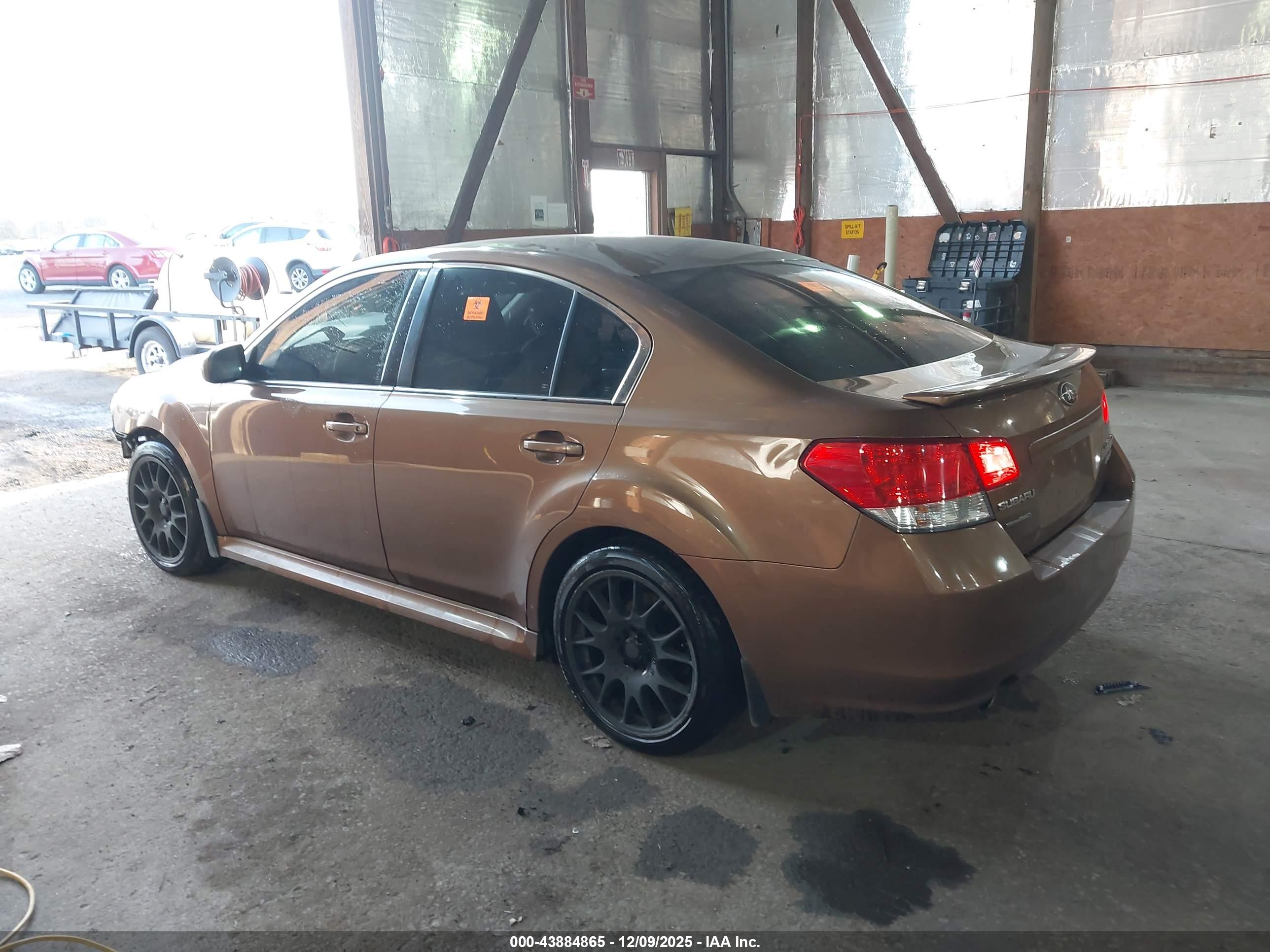 SUBARU LEGACY image 3